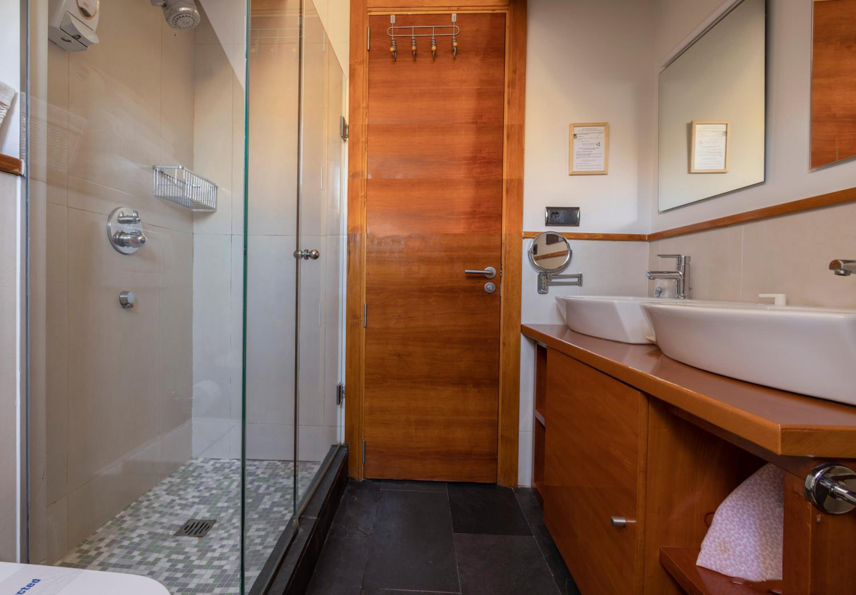 Special Offer - Double or Twin Room - Photo 10