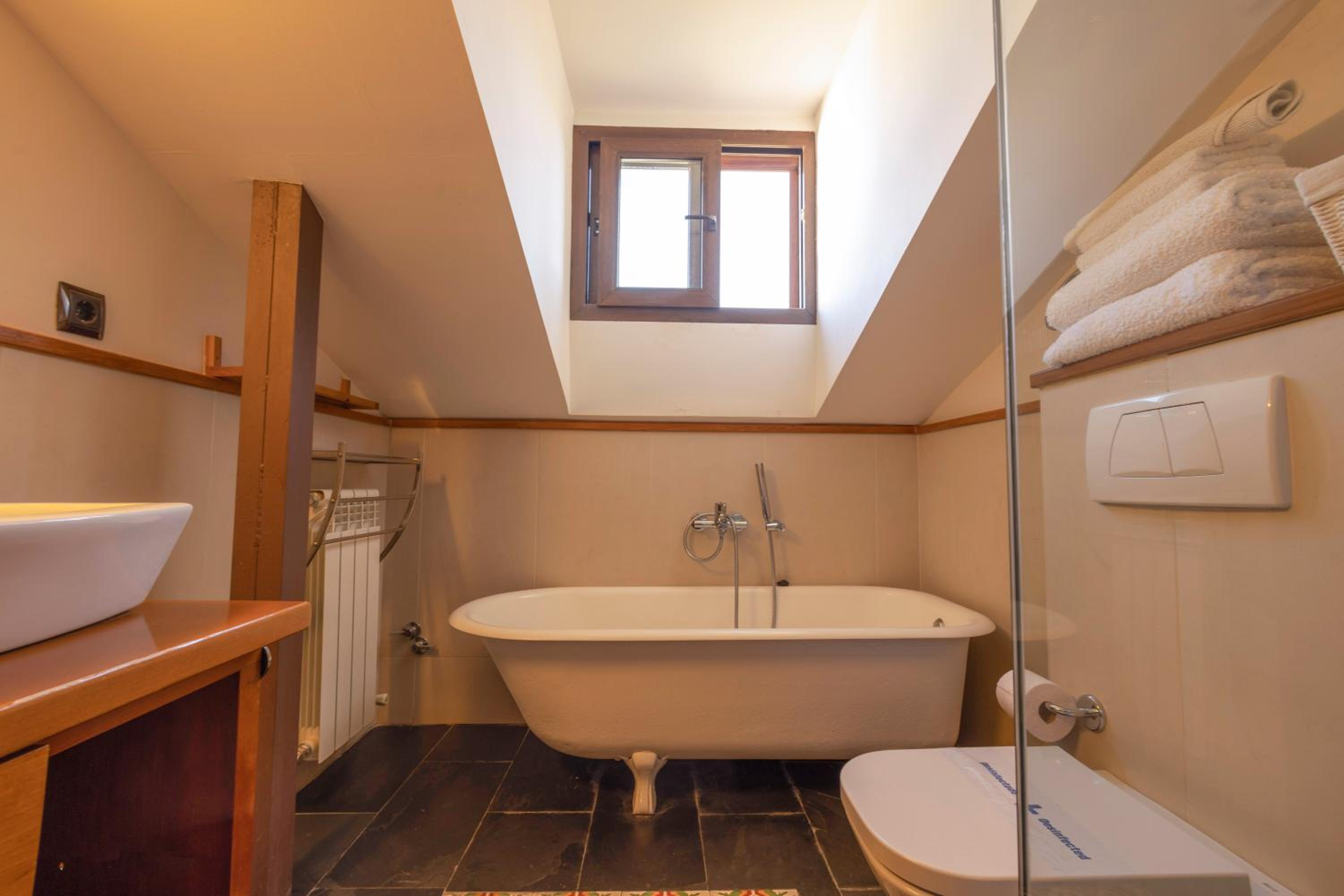 Special Offer - Double or Twin Room - Photo 11