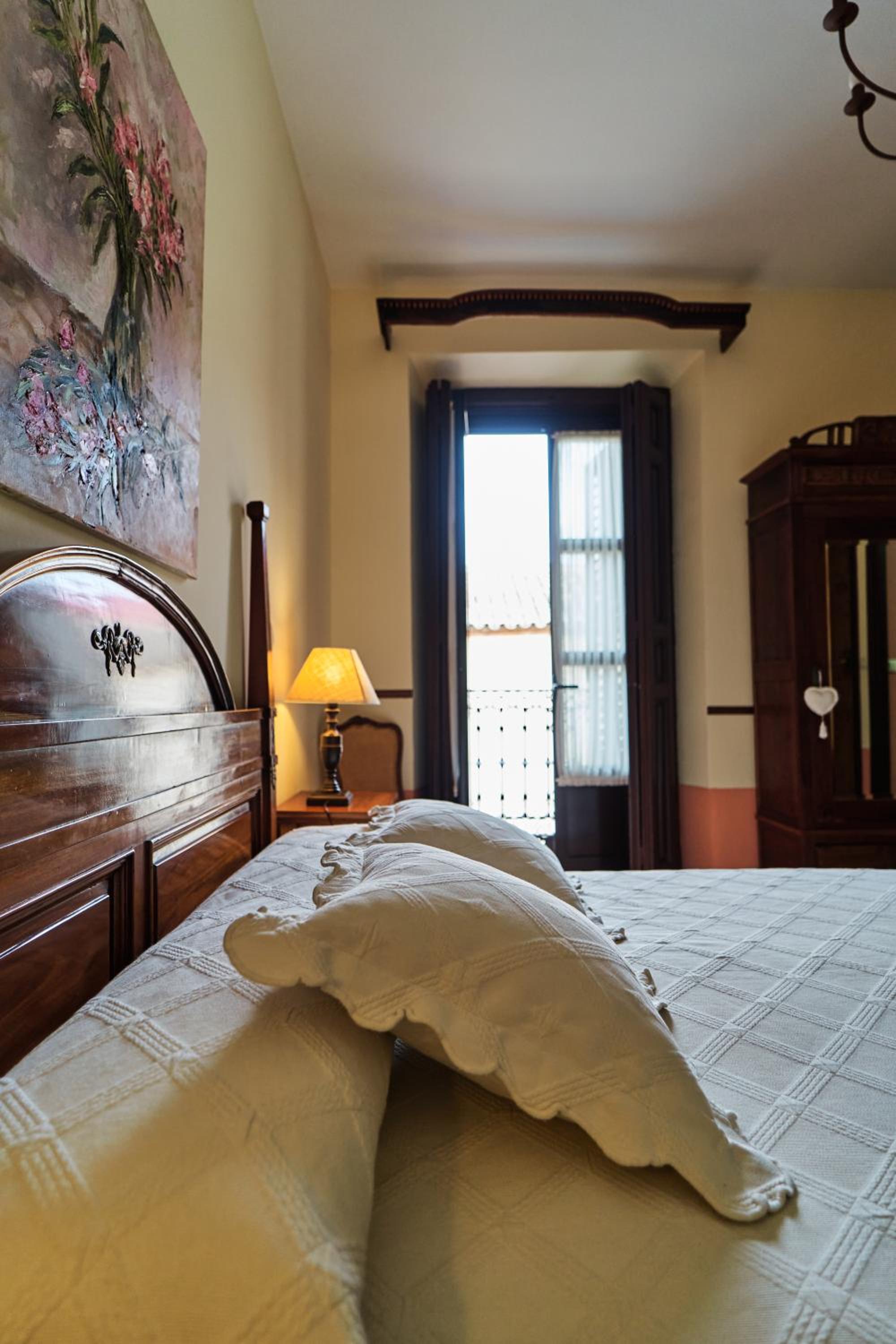 Standard Double Room - Photo 10