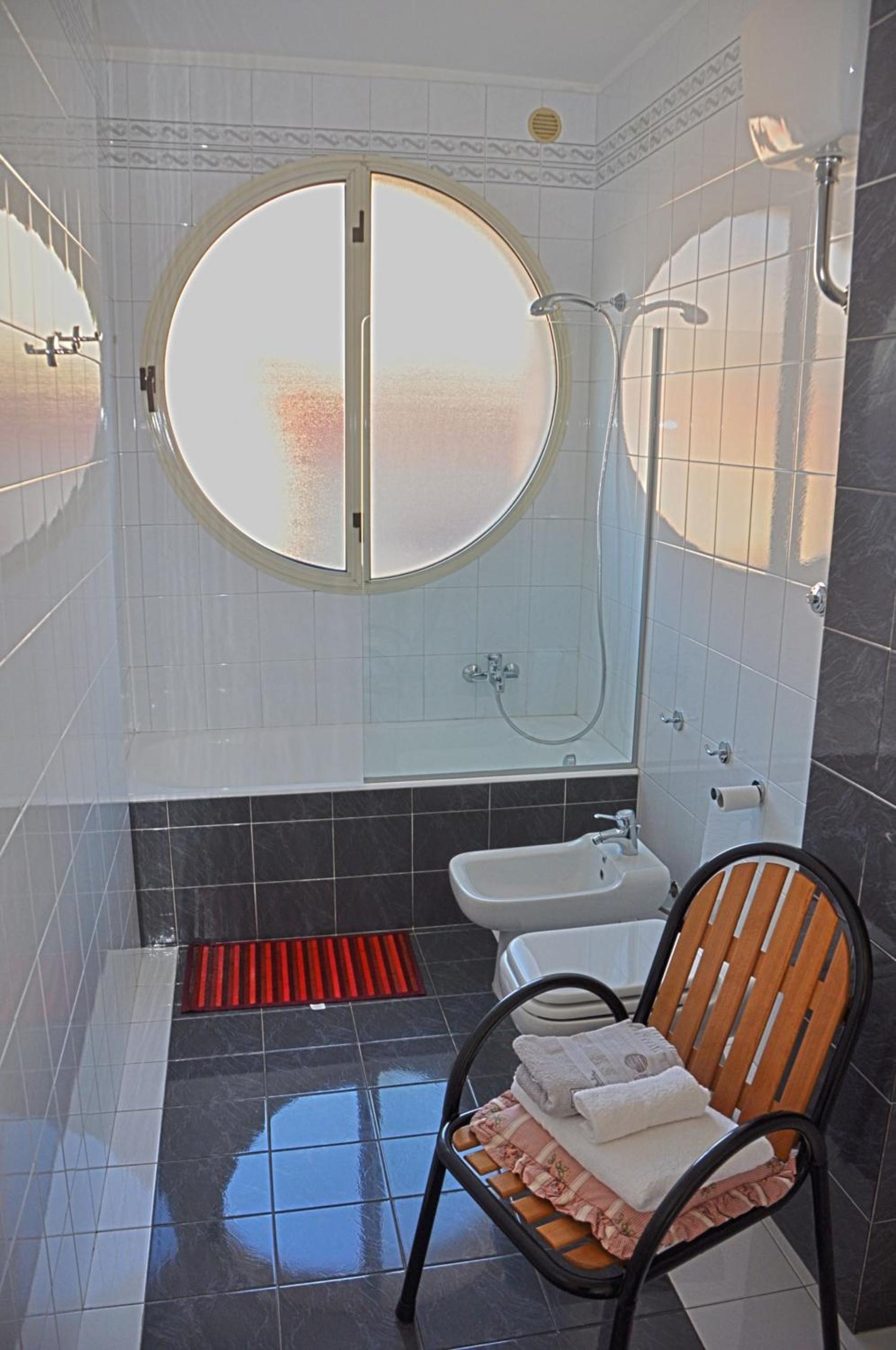 Double Or Twin Room With Private Bathroom photo 3