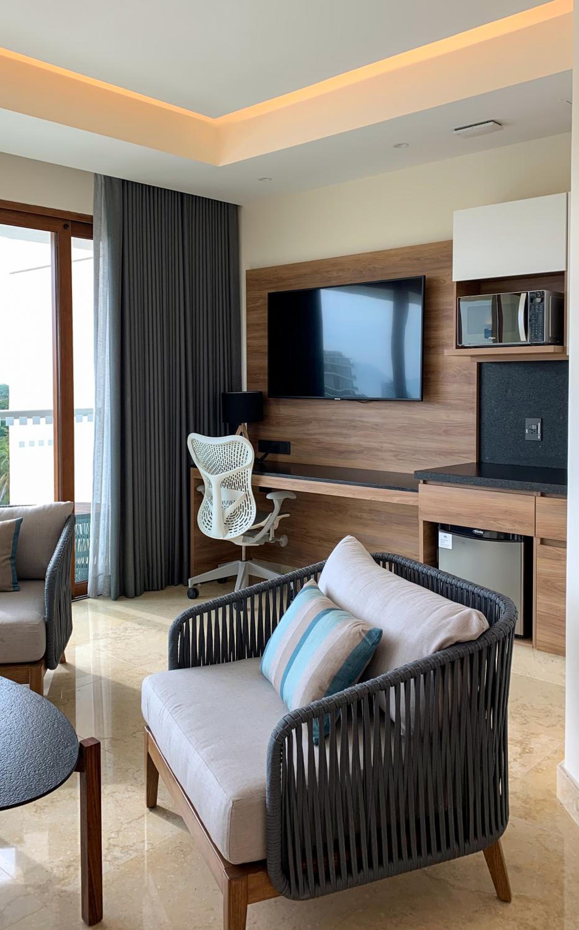 King Suite with Mountain View - Photo 9