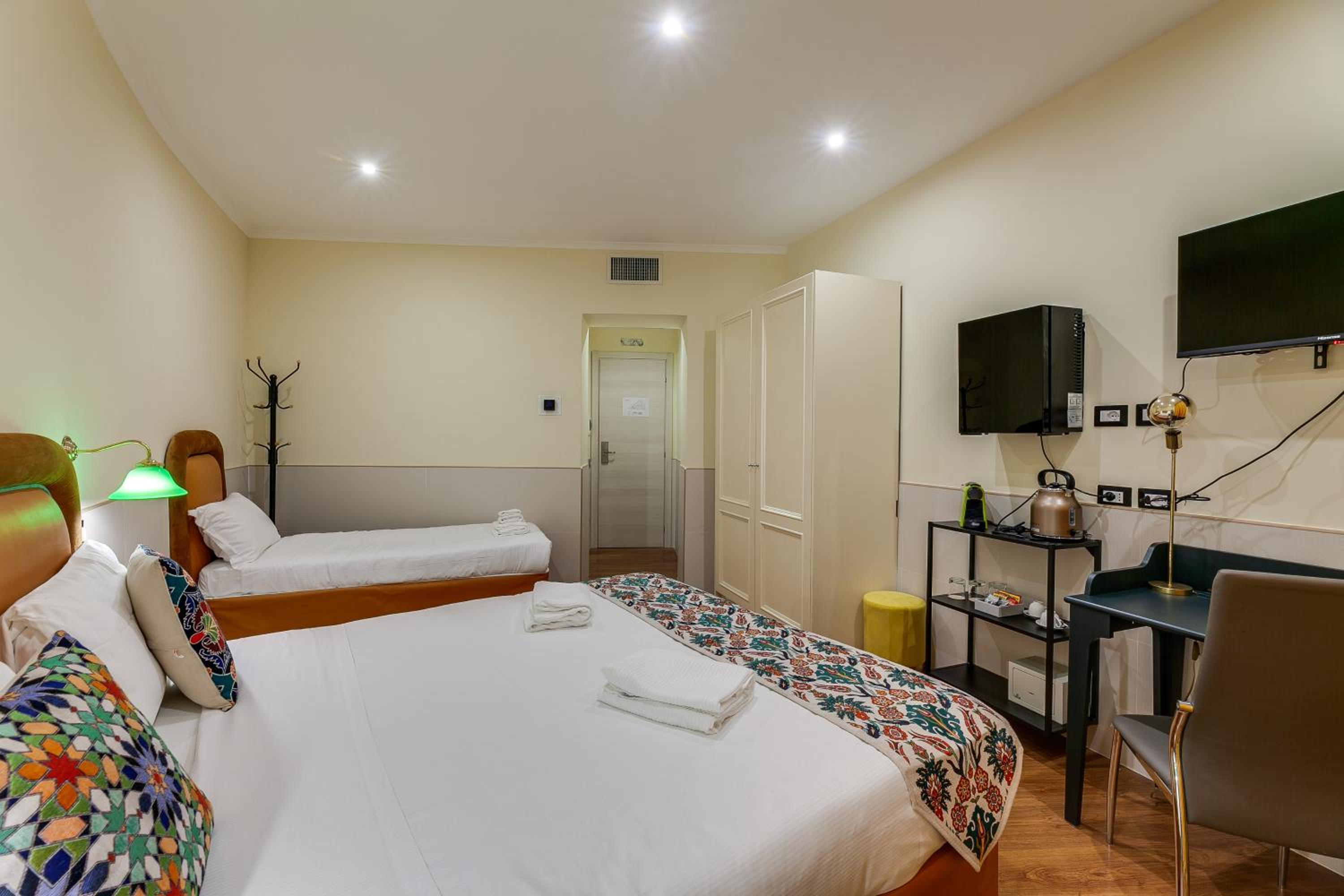 Classic Quadruple Room photo 3