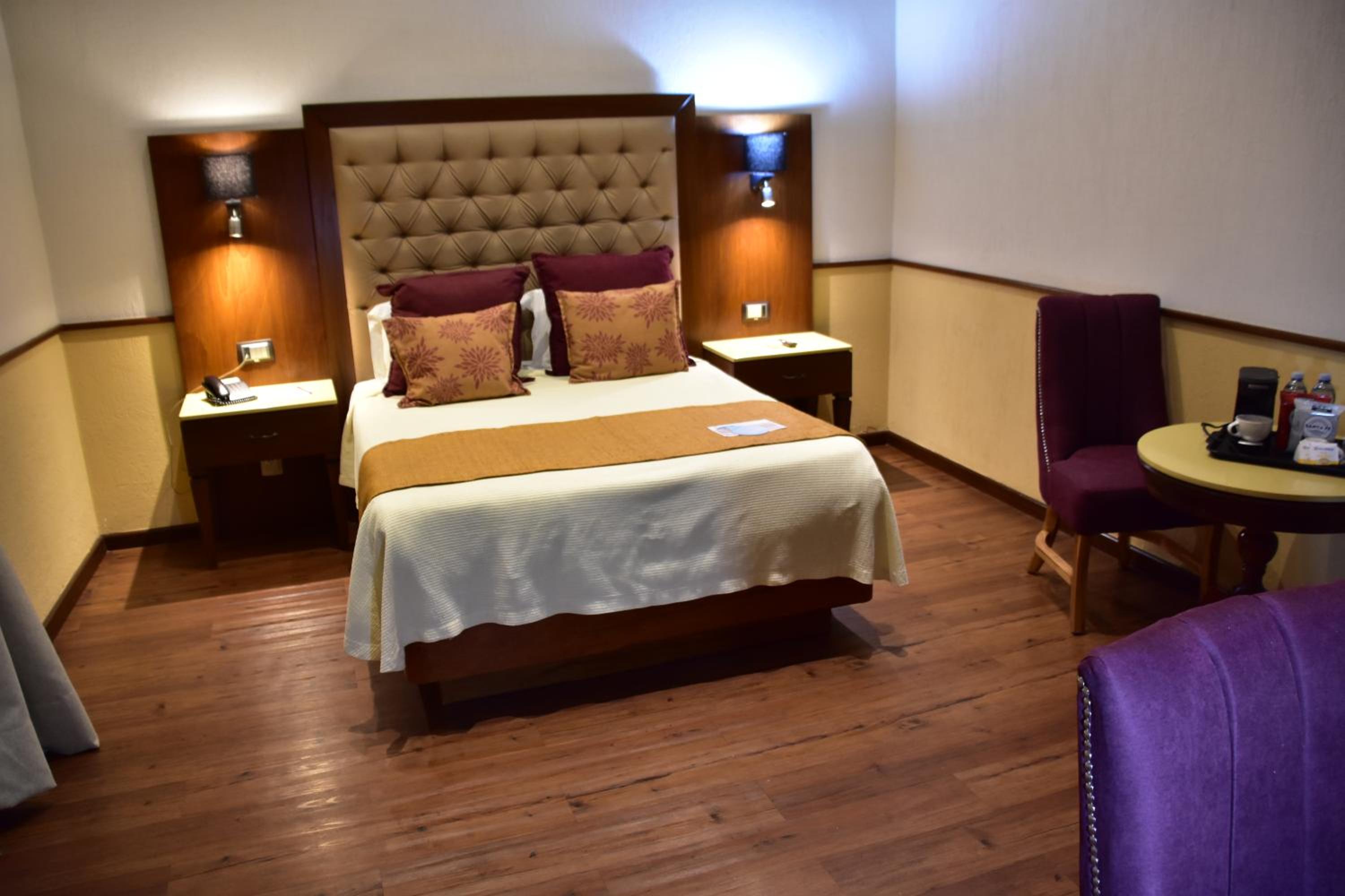 Standard Queen Room - Photo 4
