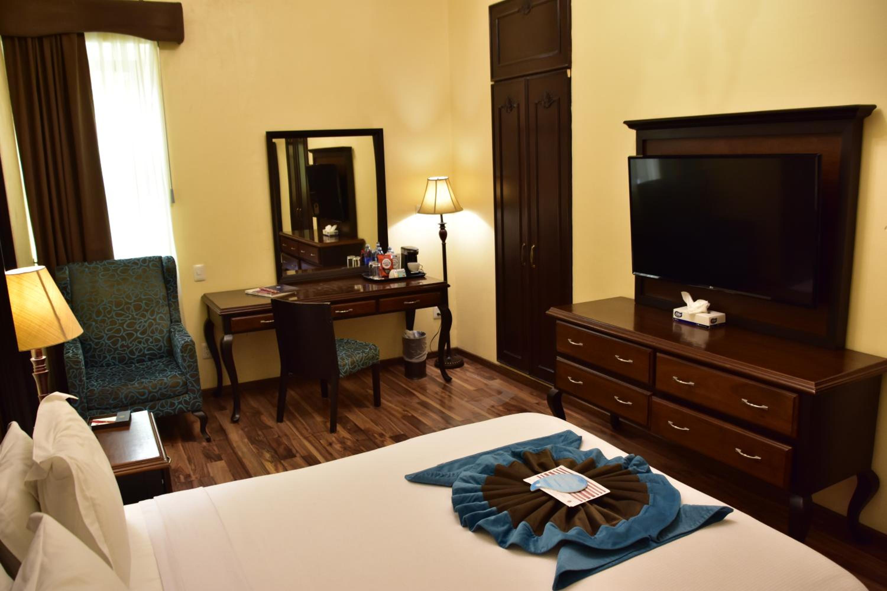 Standard Queen Room - Photo 1