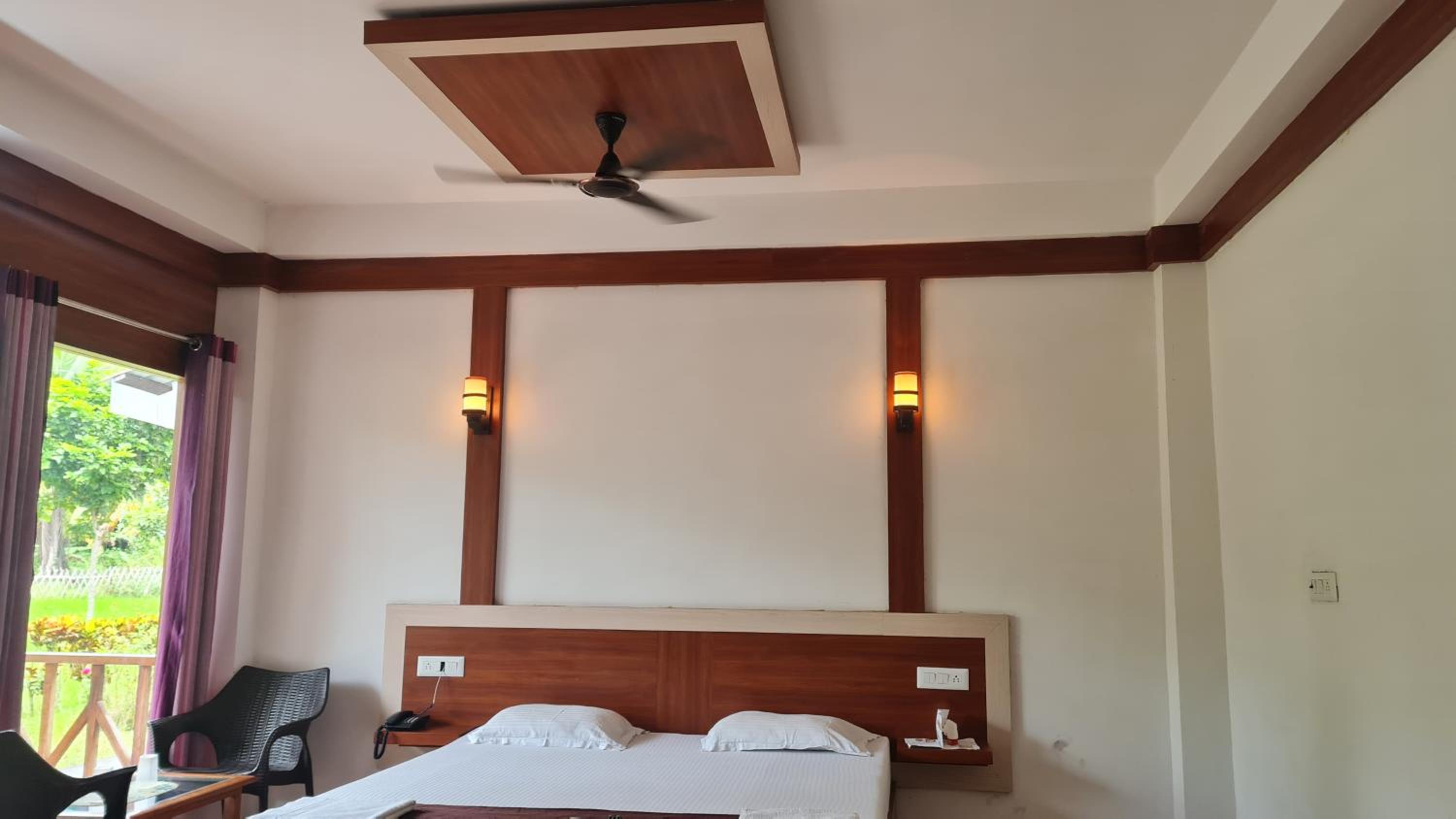 Deluxe Room (2 Adults + 1 Child) - Photo 13
