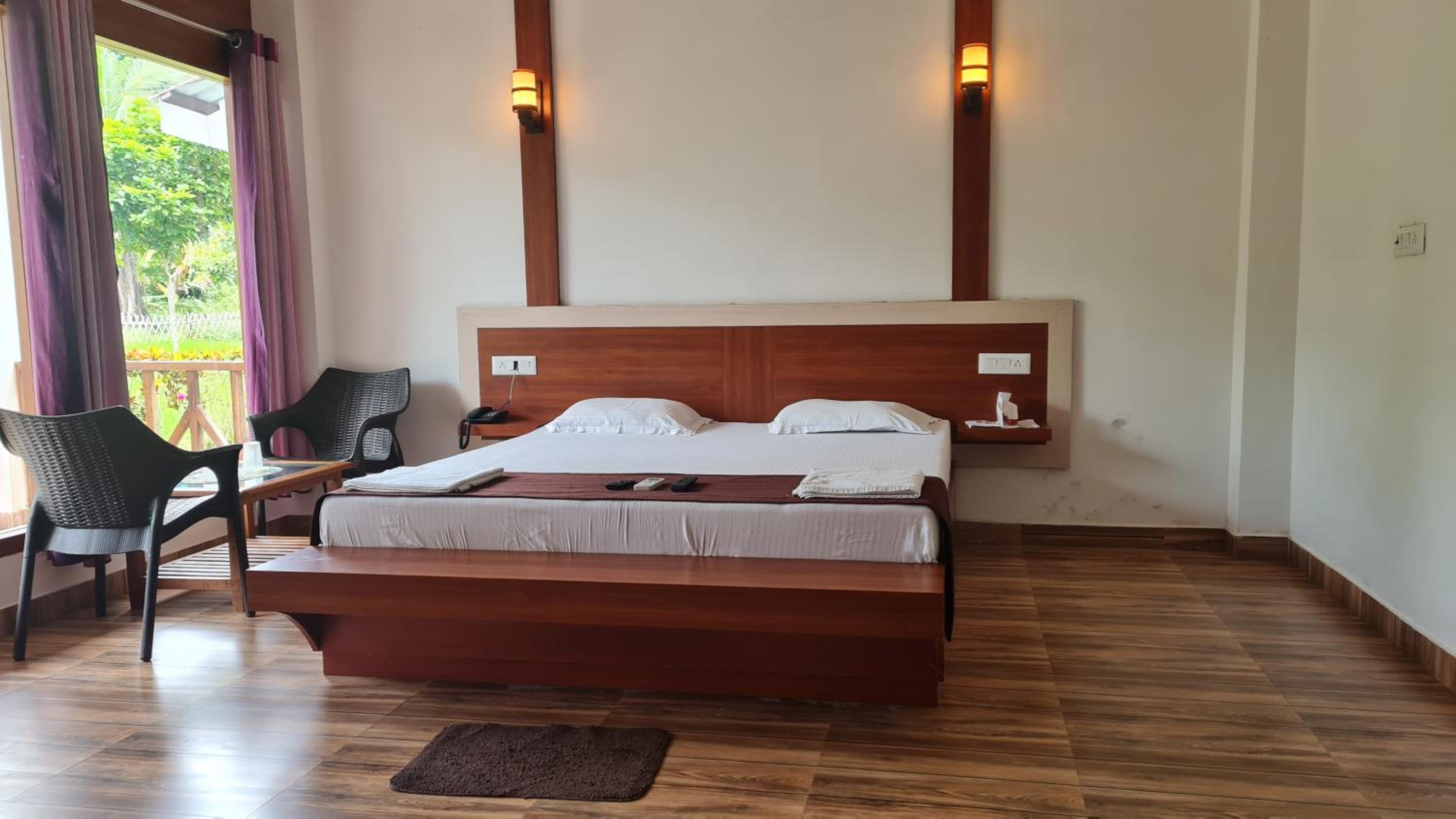 Deluxe Room (2 Adults + 1 Child) - Photo 14