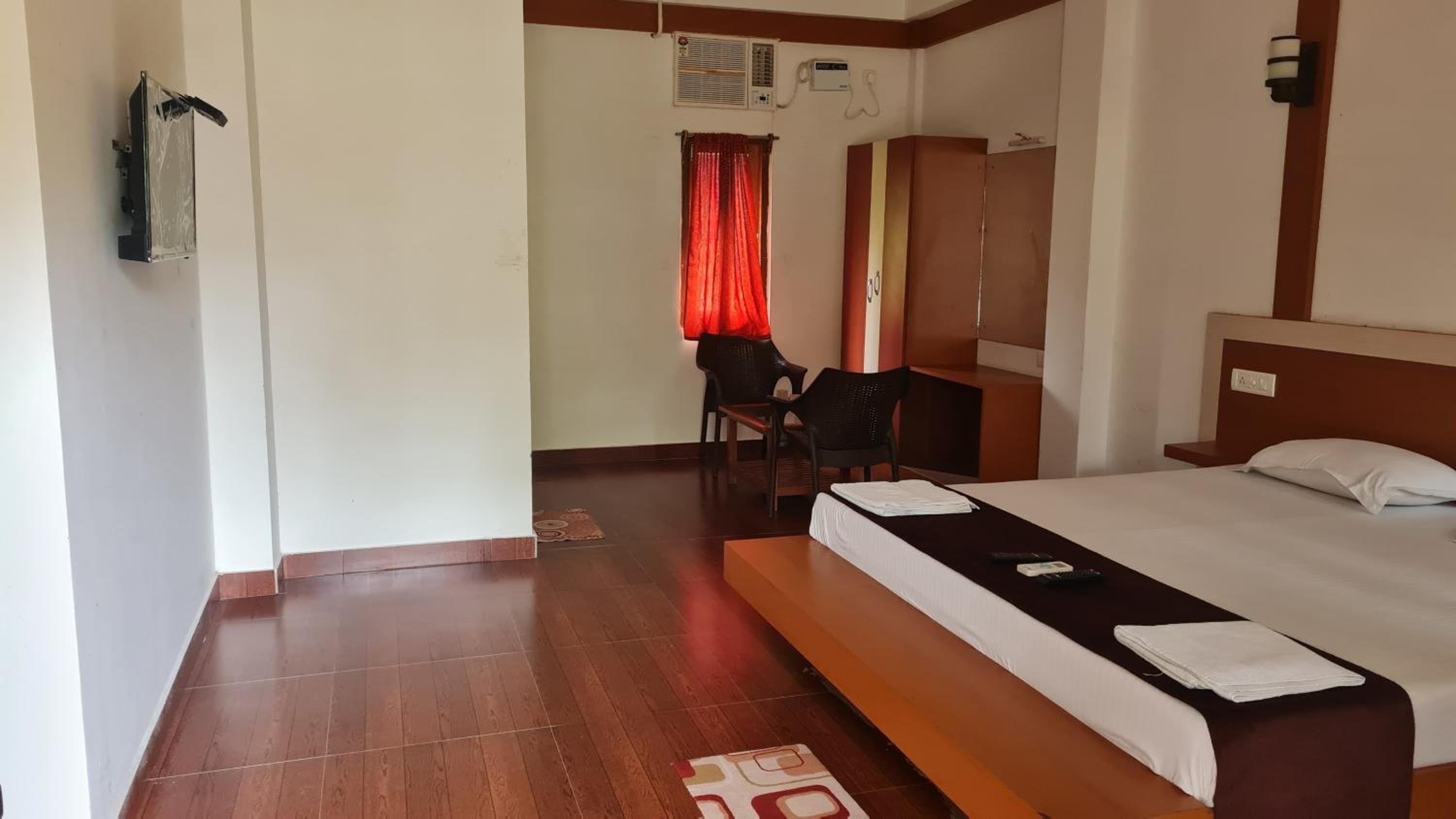 Deluxe Room (2 Adults + 1 Child) - Photo 20