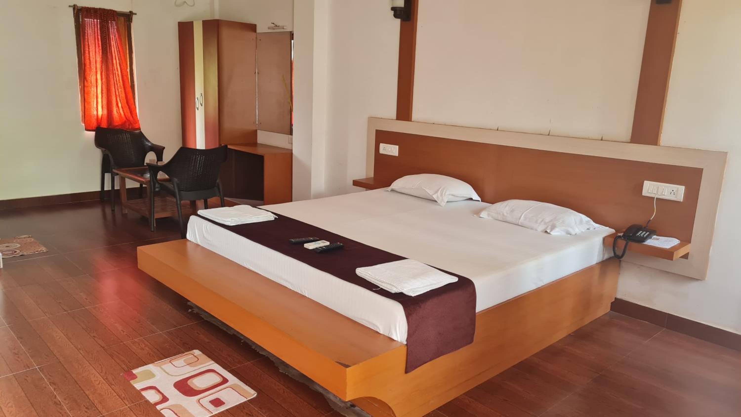 Deluxe Room (2 Adults + 1 Child) - Photo 22