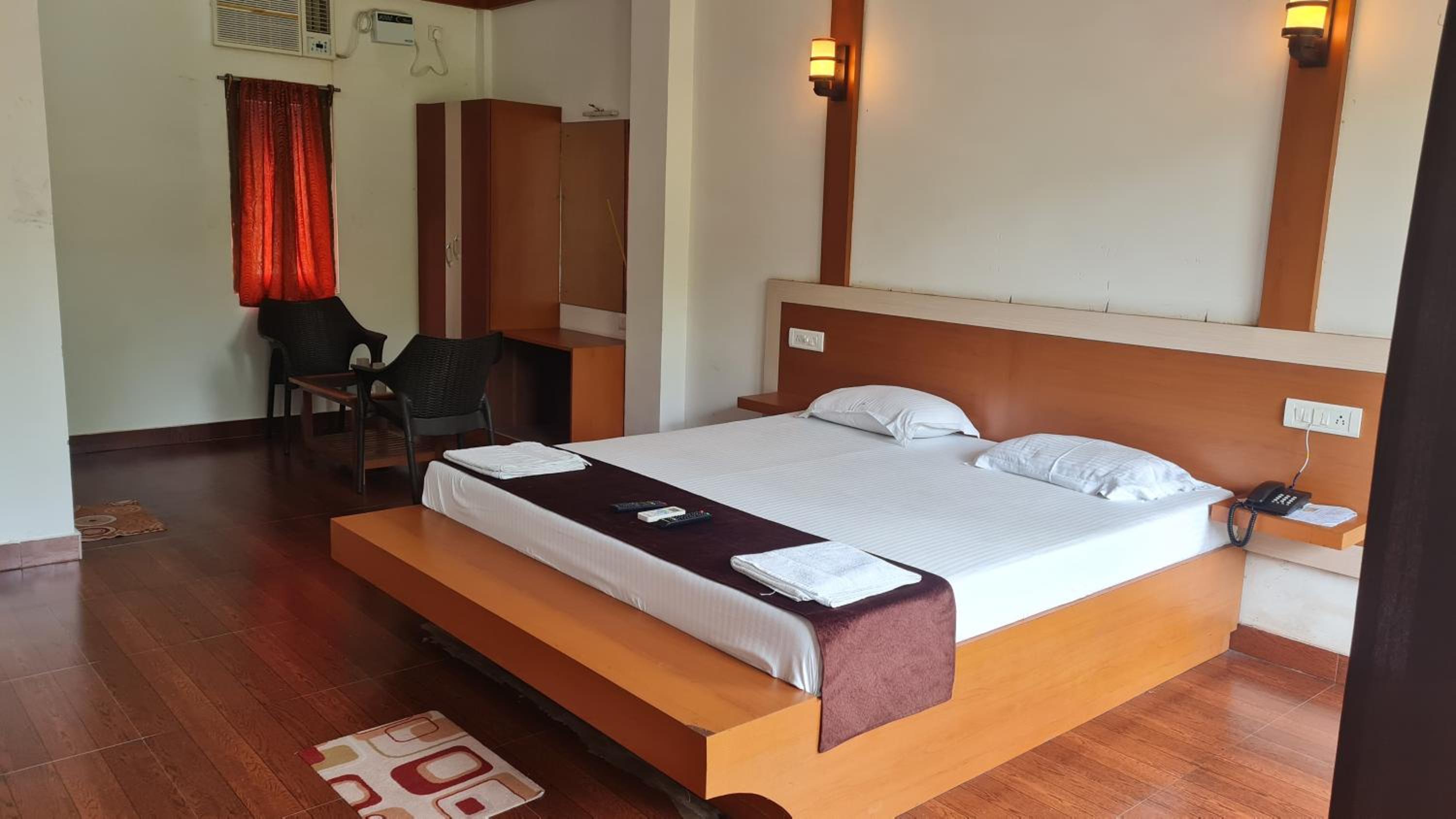 Deluxe Room (2 Adults + 1 Child) - Photo 15