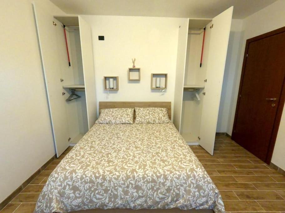 One-Bedroom House photo 1