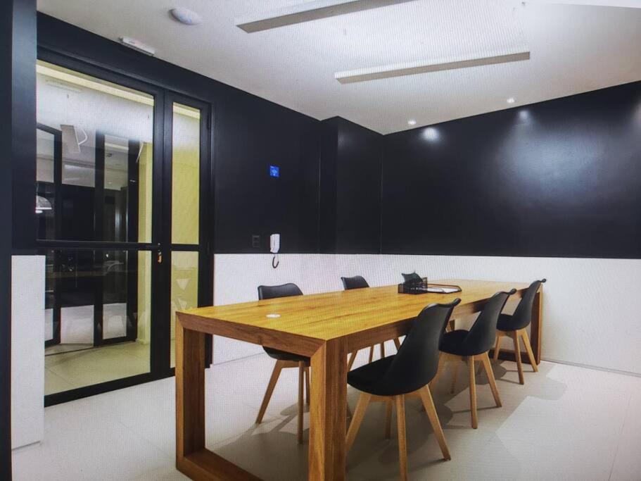 One-Bedroom Apartment - Photo 39