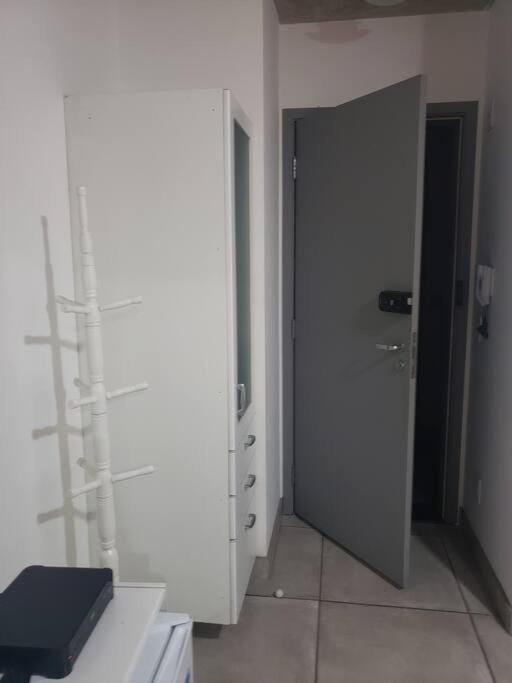 One-Bedroom Apartment - Photo 9