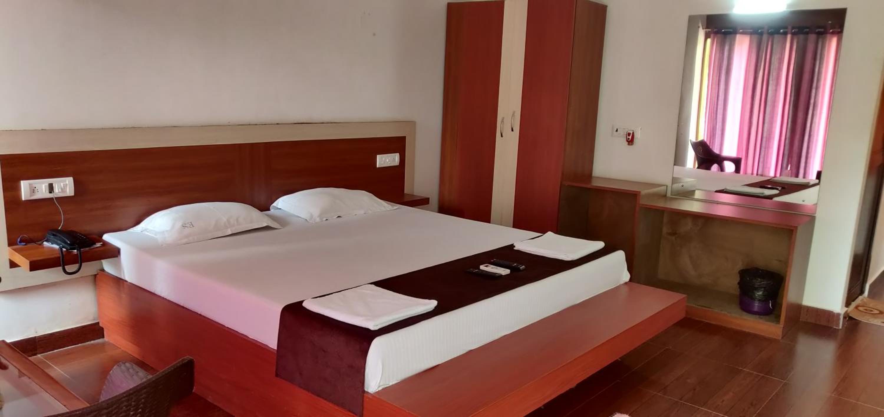 King Room with Garden View - Photo 7