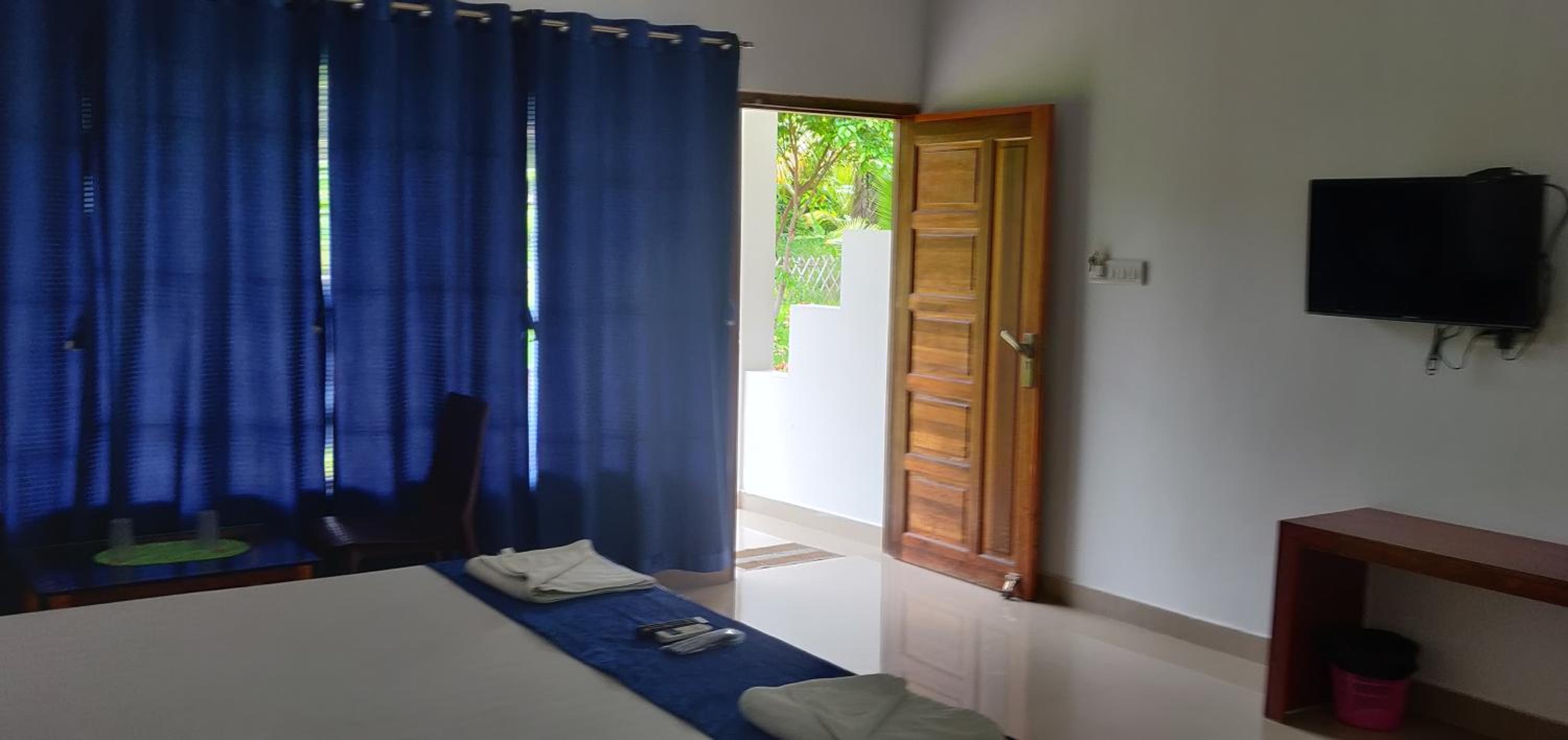 King Room with Garden View - Photo 9