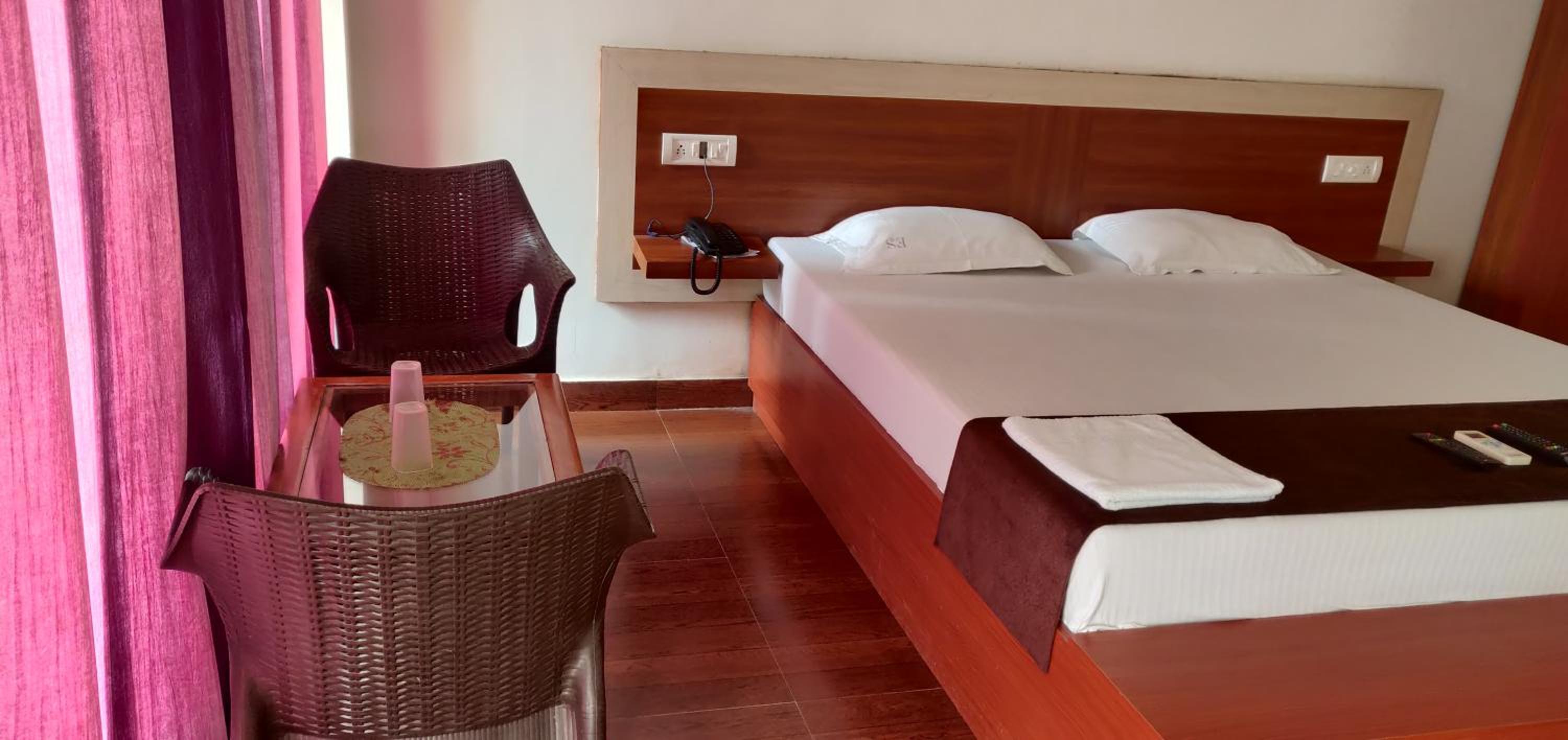 King Room with Garden View - Photo 2