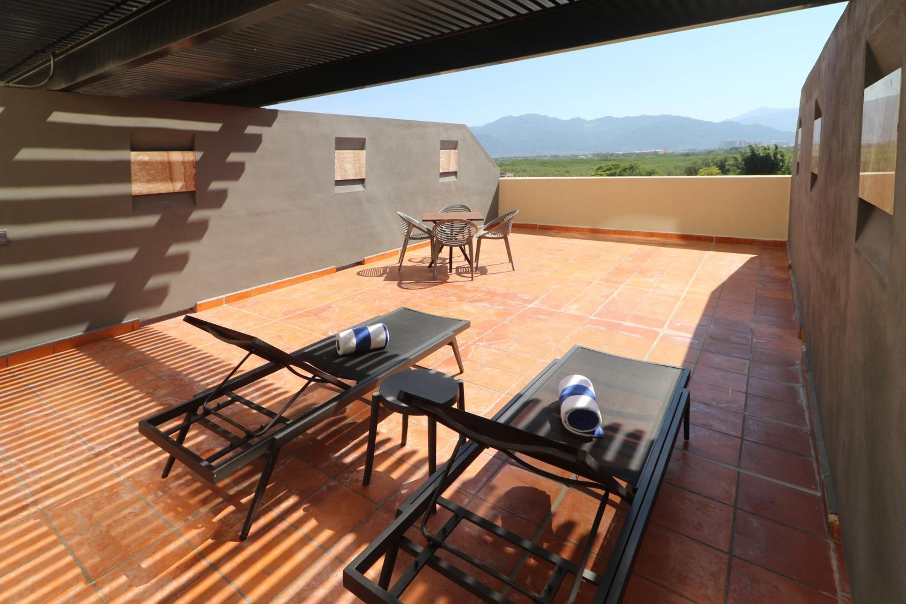 Standard Queen Room with Two Queen Beds and Terrace - Photo 6