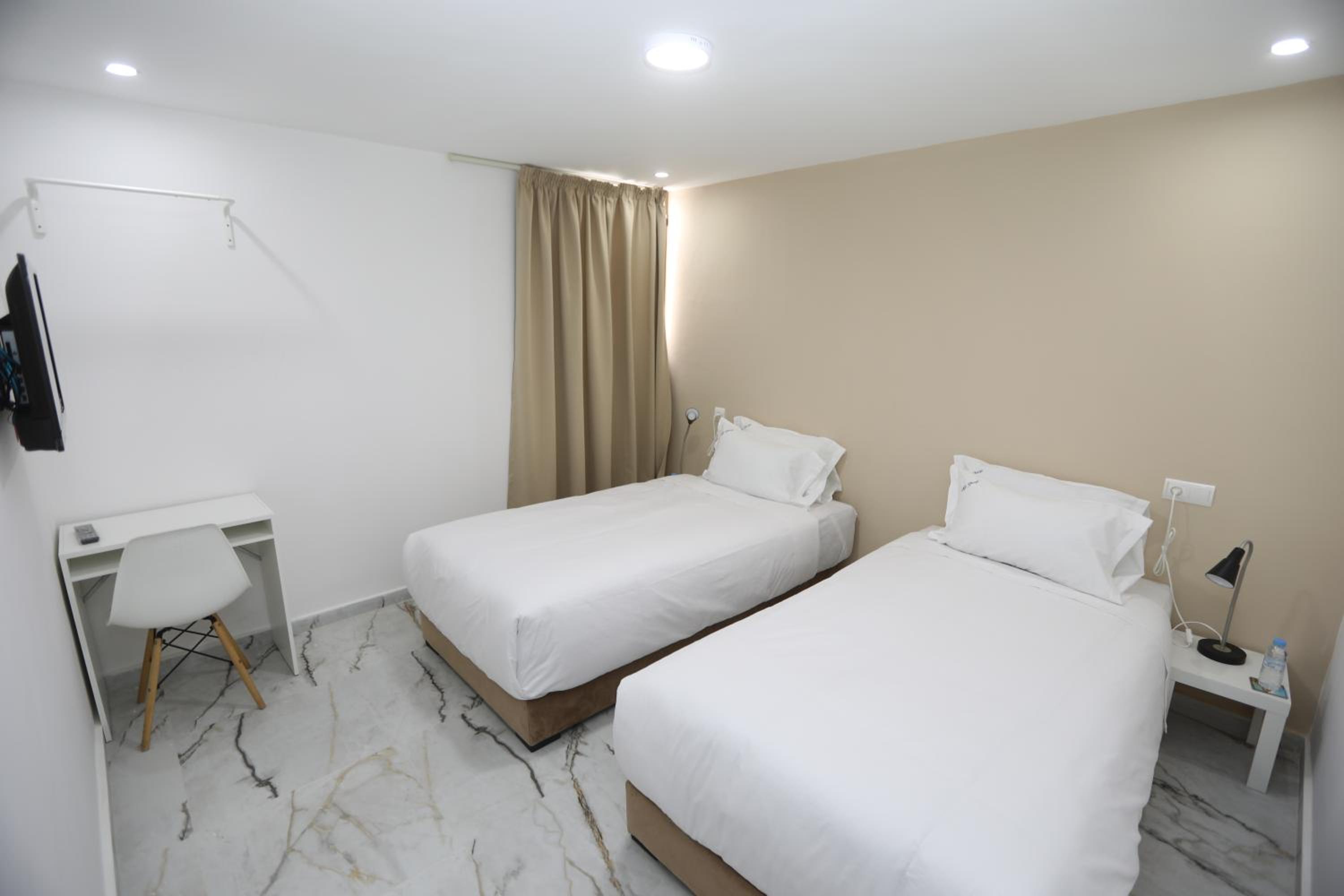 Deluxe Double Room with Two Double Beds - Photo 2