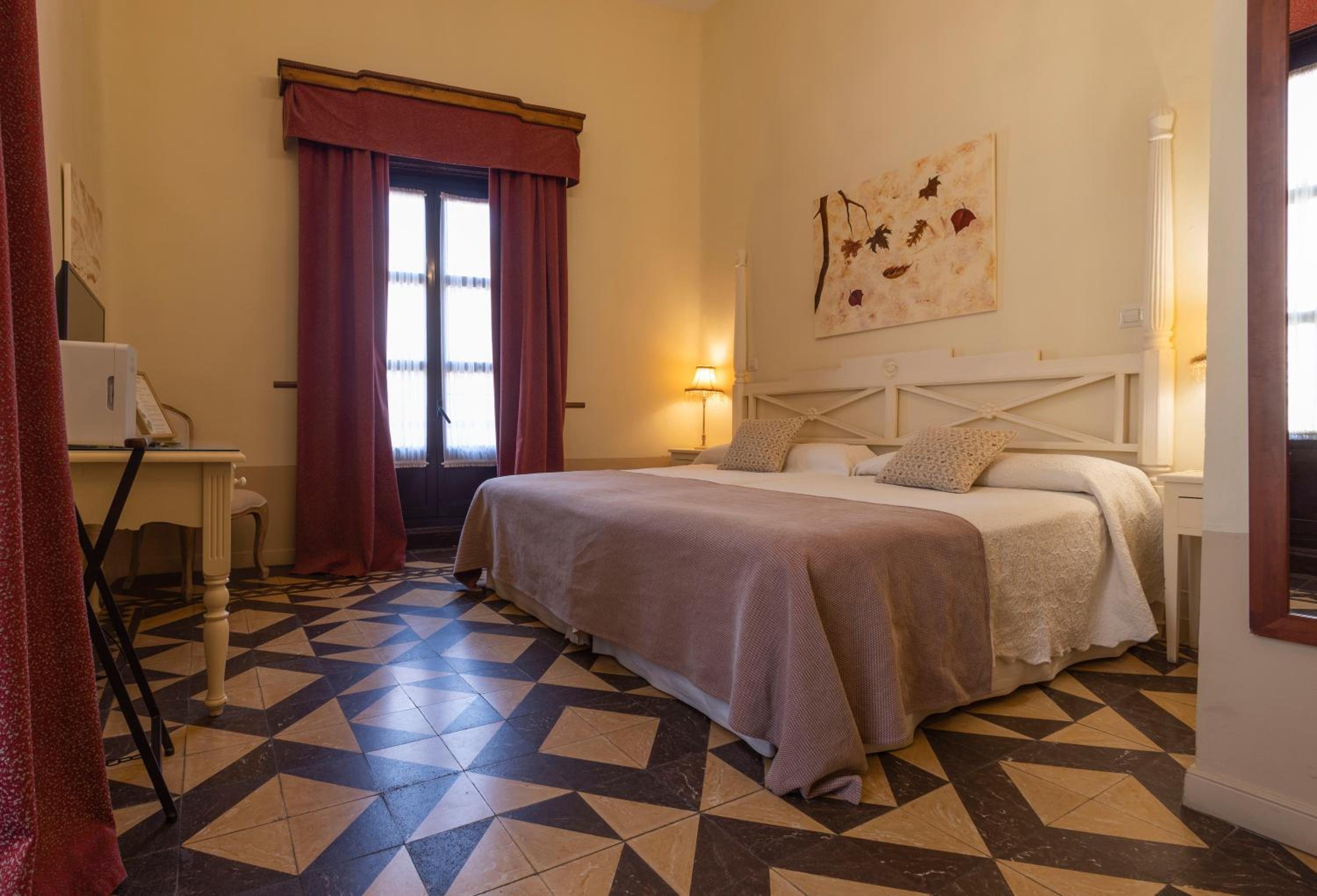 Special Offer - Double or Twin Room - Photo 8