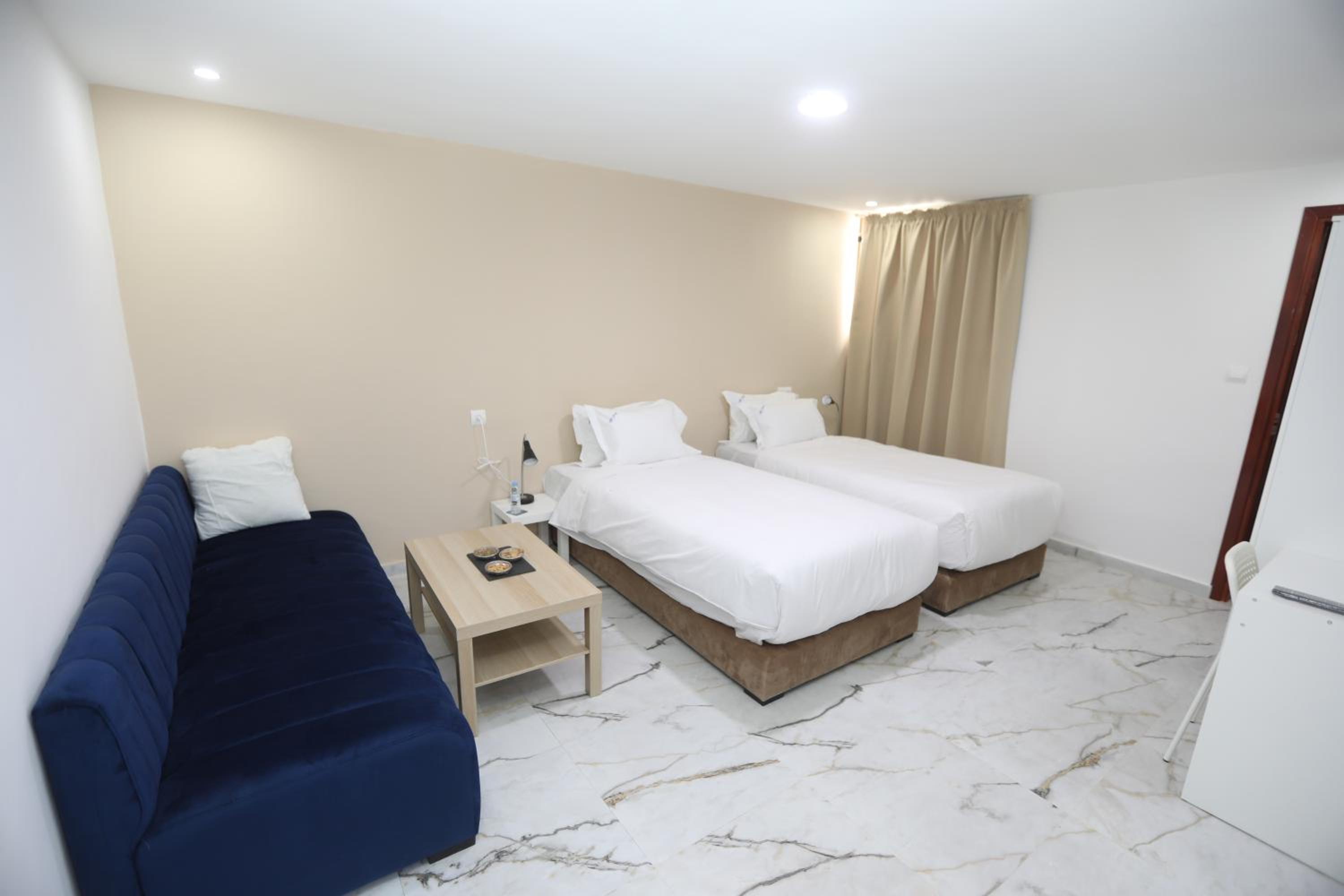 Superior Double Room with Two Double Beds - Photo 3