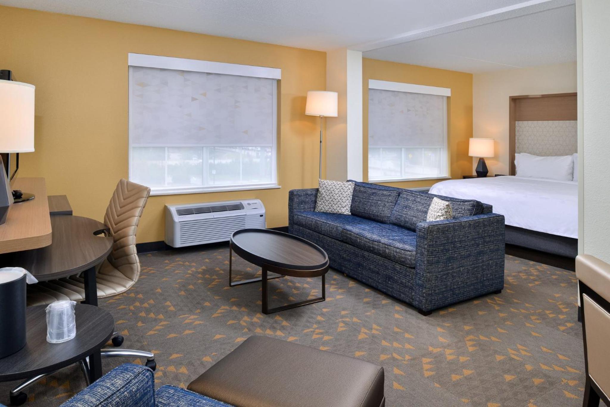 Executive King Suite - Non-Smoking - Photo 3
