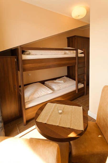 Two-Bedroom Apartment with Shower  photo 3