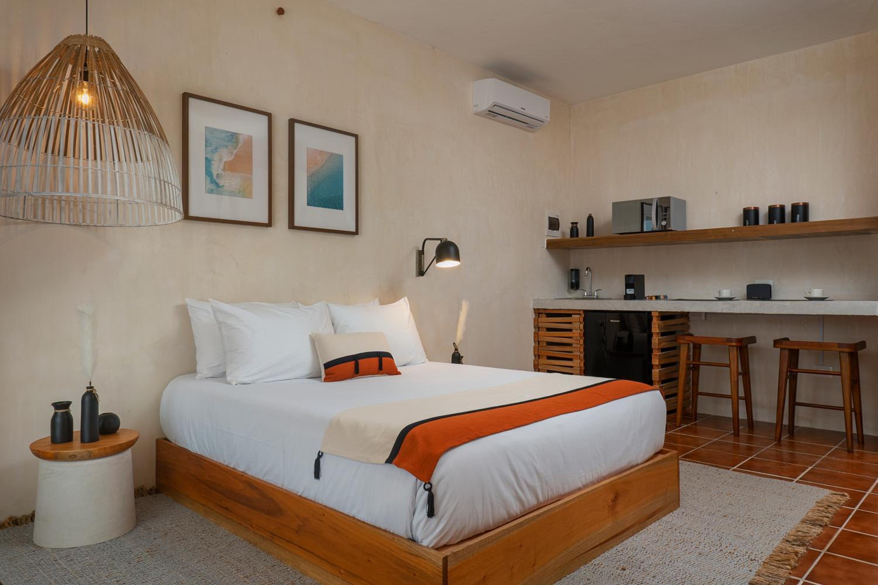 Double Room with Balcony - Photo 1