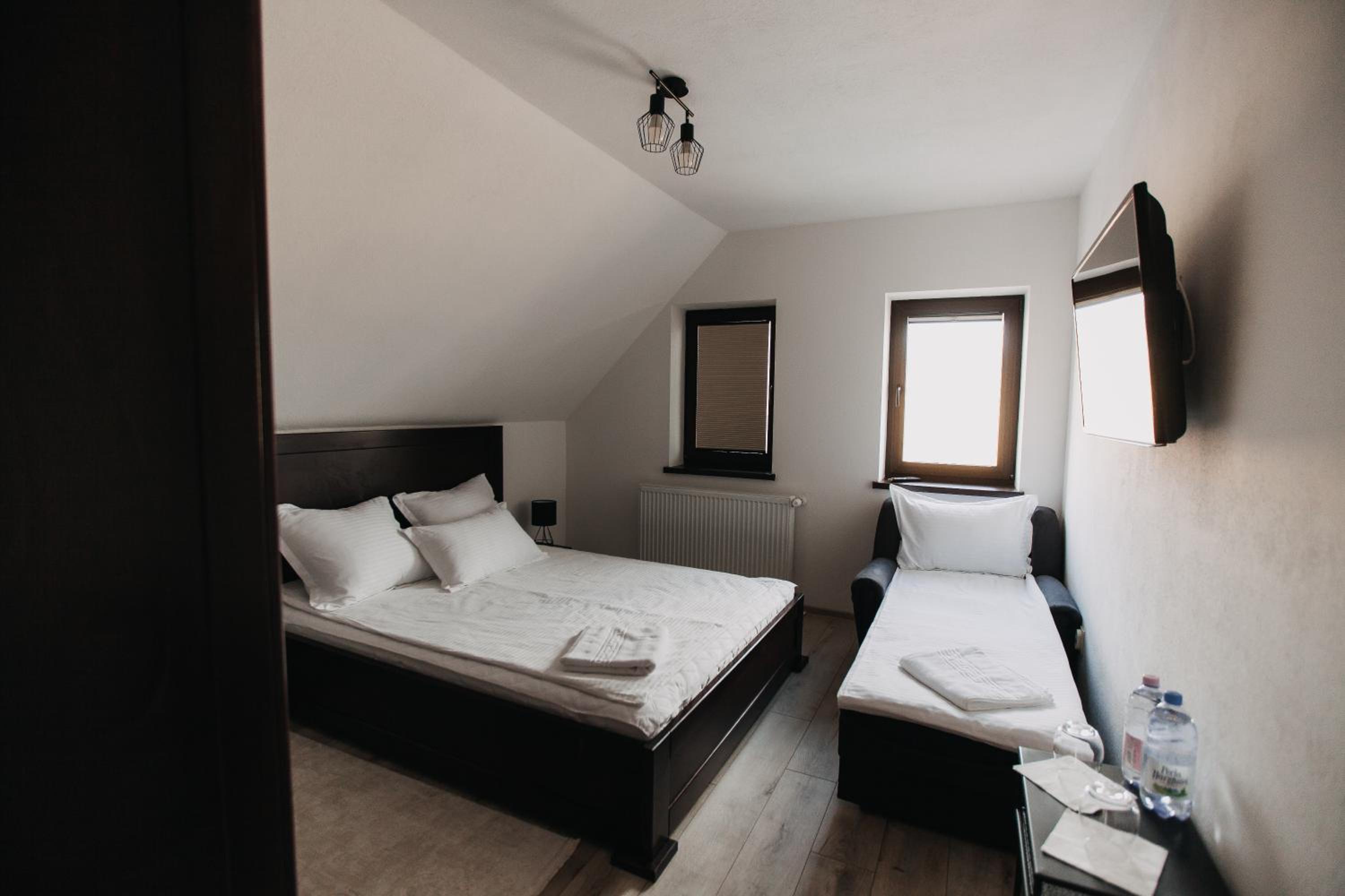 Deluxe Room (2 Adults + 1 Child) photo 3