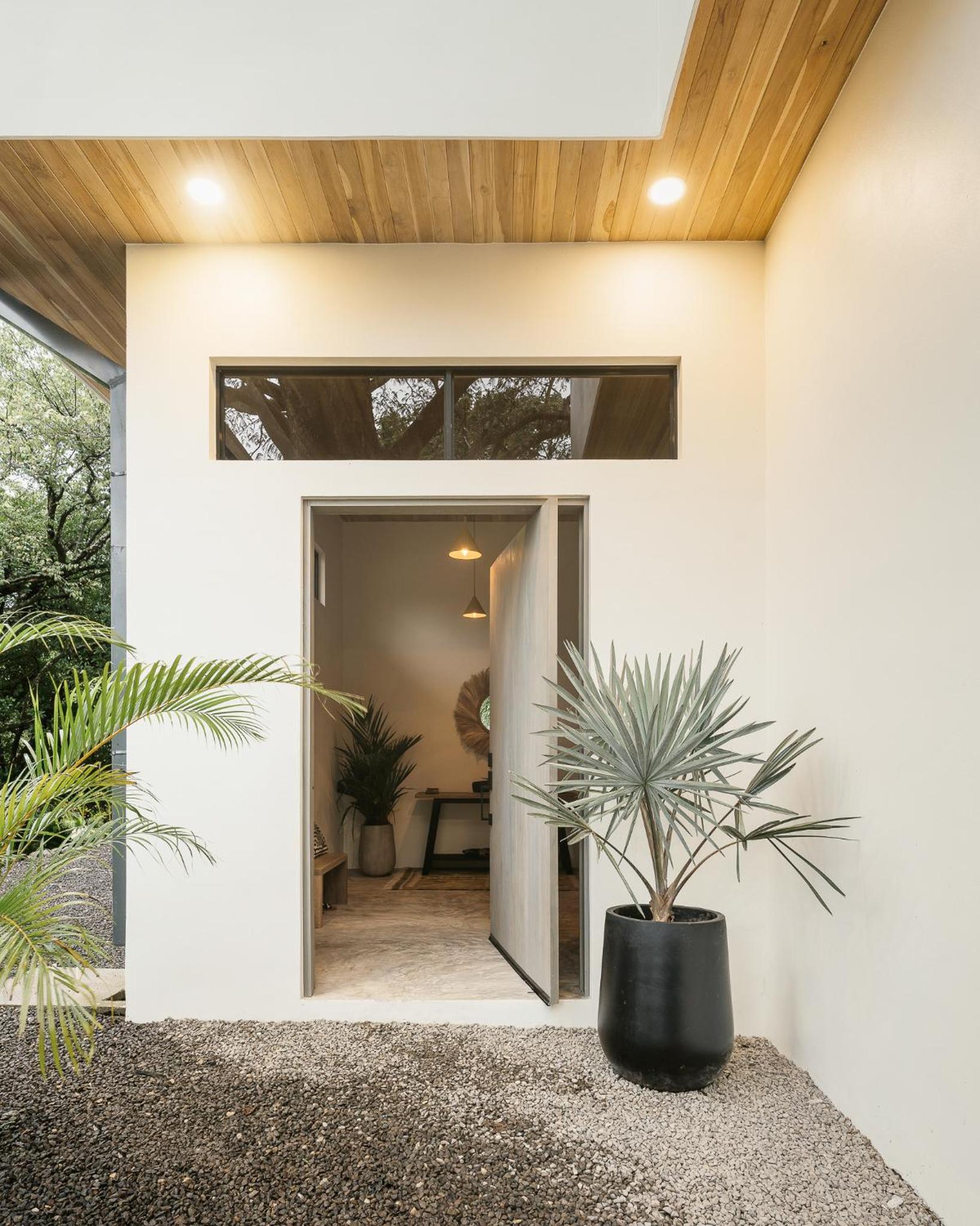 Four-Bedroom House photo 2