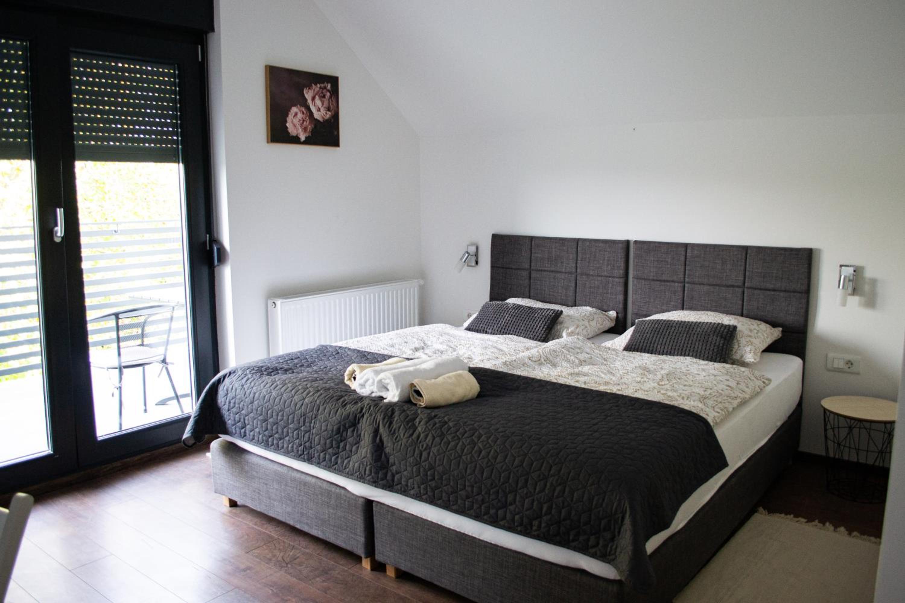 King Room with Balcony photo 1