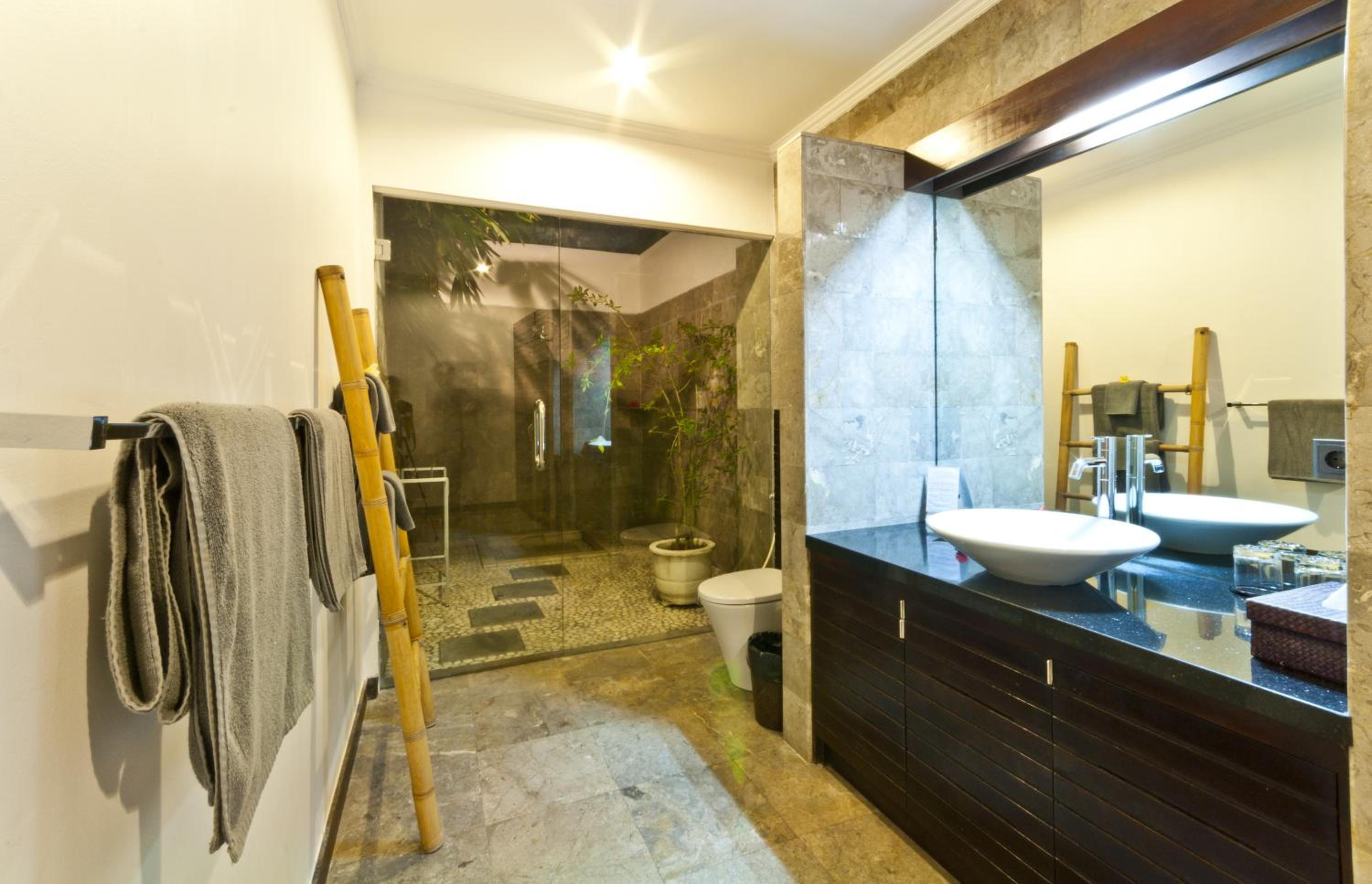 Deluxe King Room - Photo 3