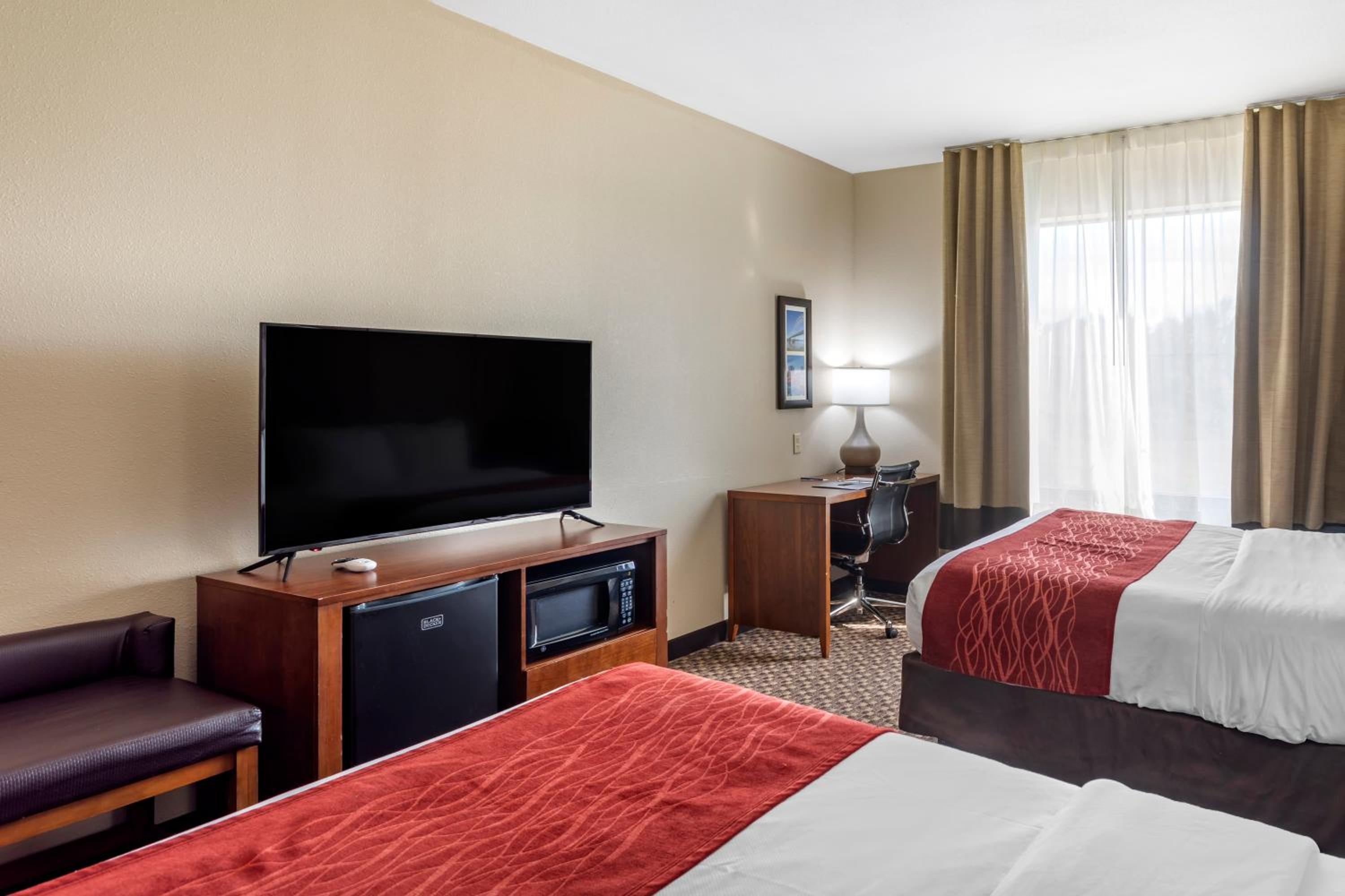 Queen Room with Two Queen Beds - Accessible/Non-Smoking  - Photo 2