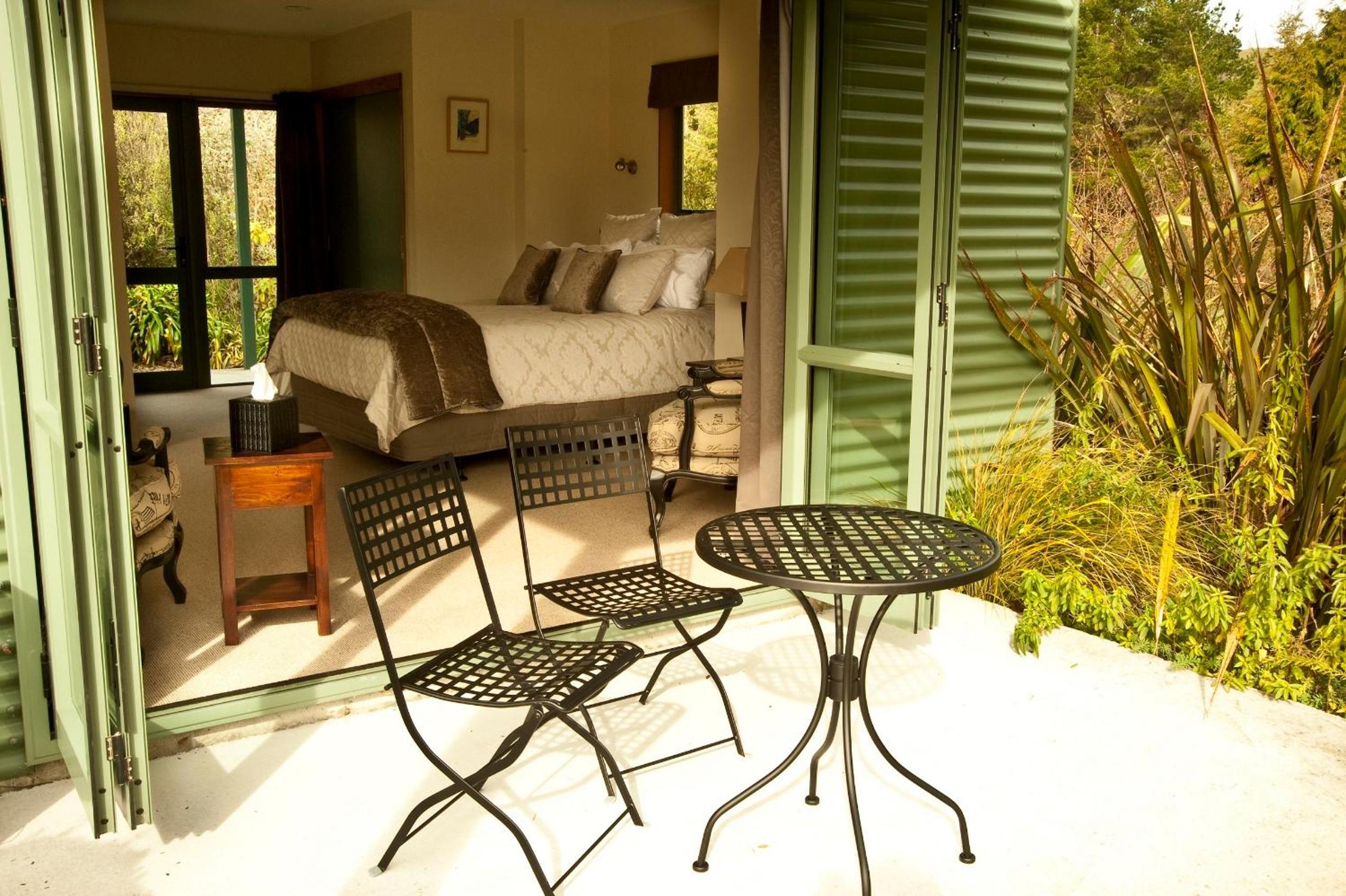 Deluxe King Suite photo 2