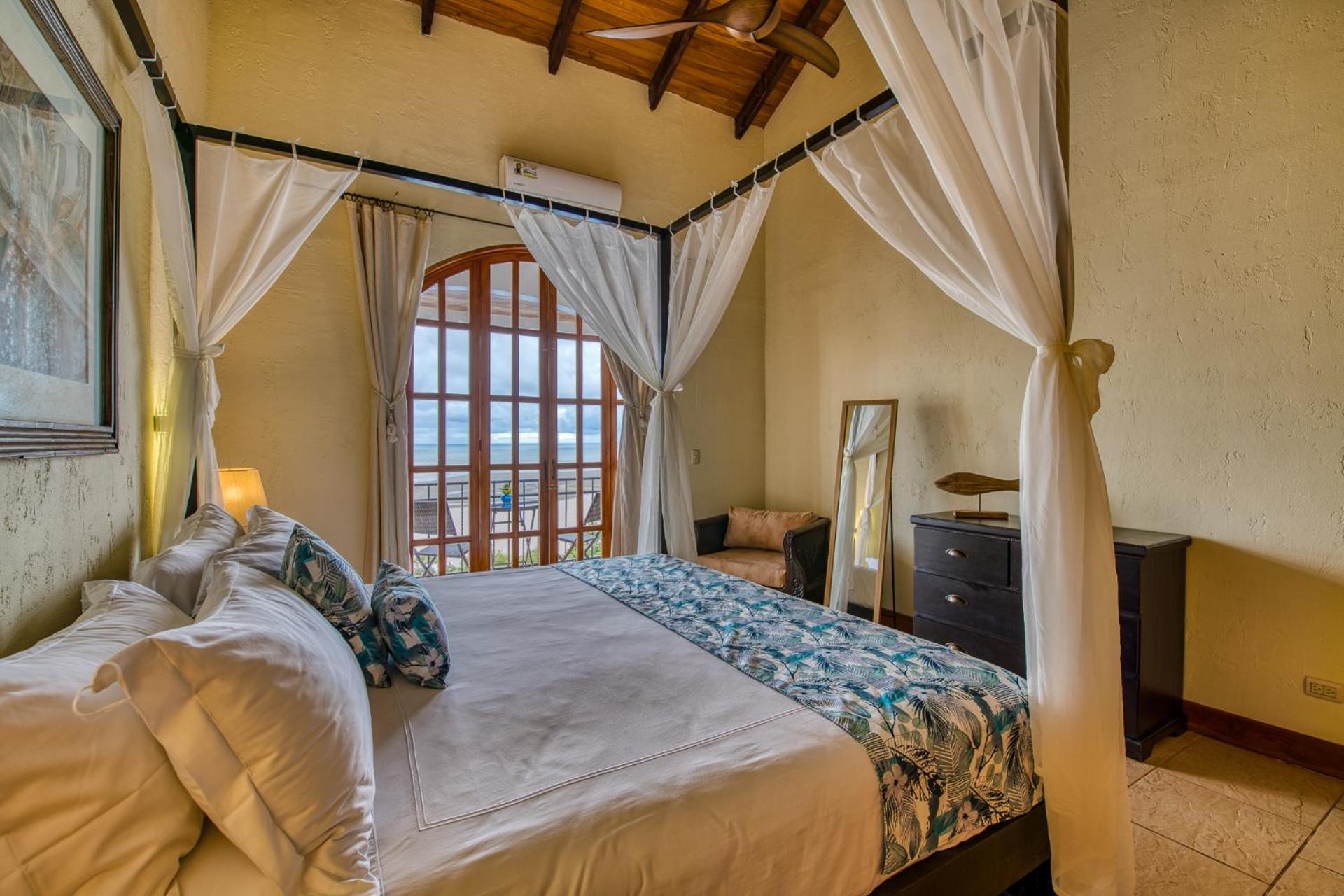 King Room with Ocean View photo 3