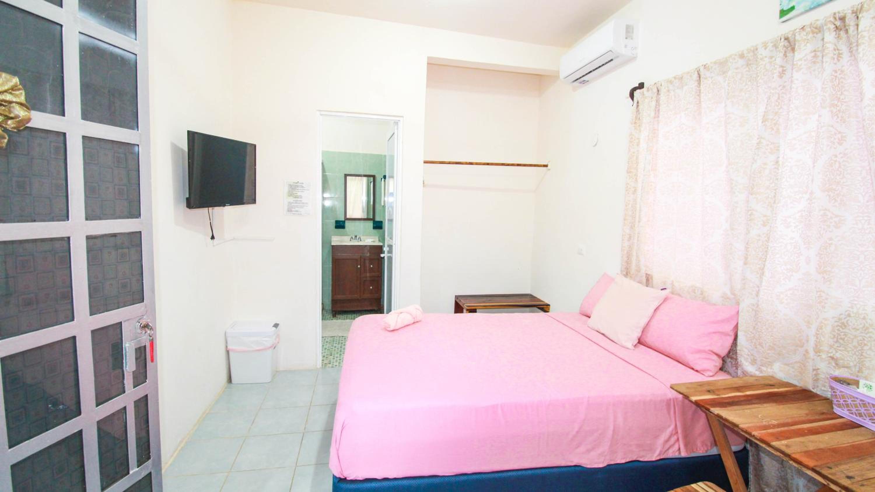 Comfort Quadruple Room - Photo 13