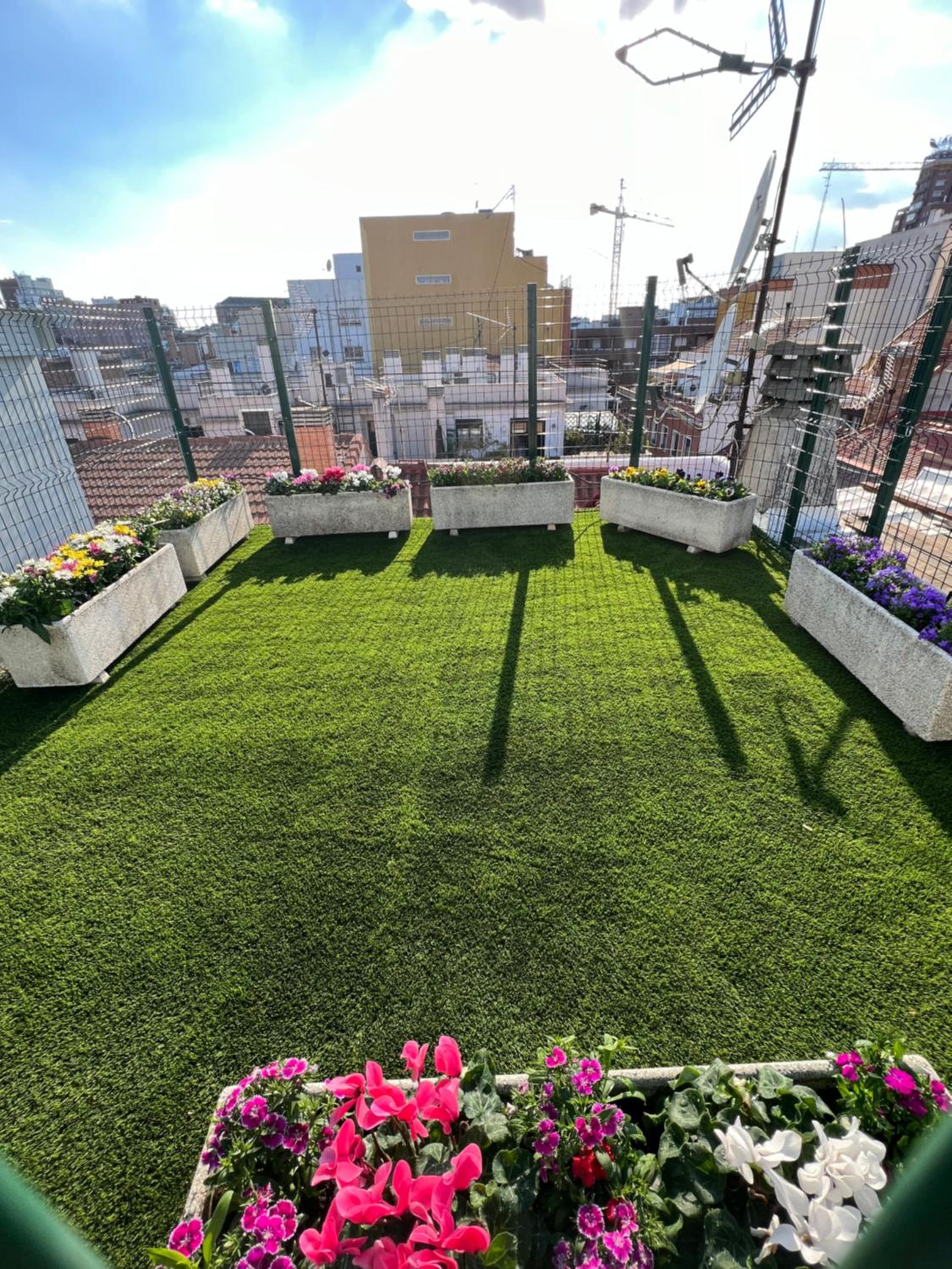 Apartment with Terrace - Photo 37
