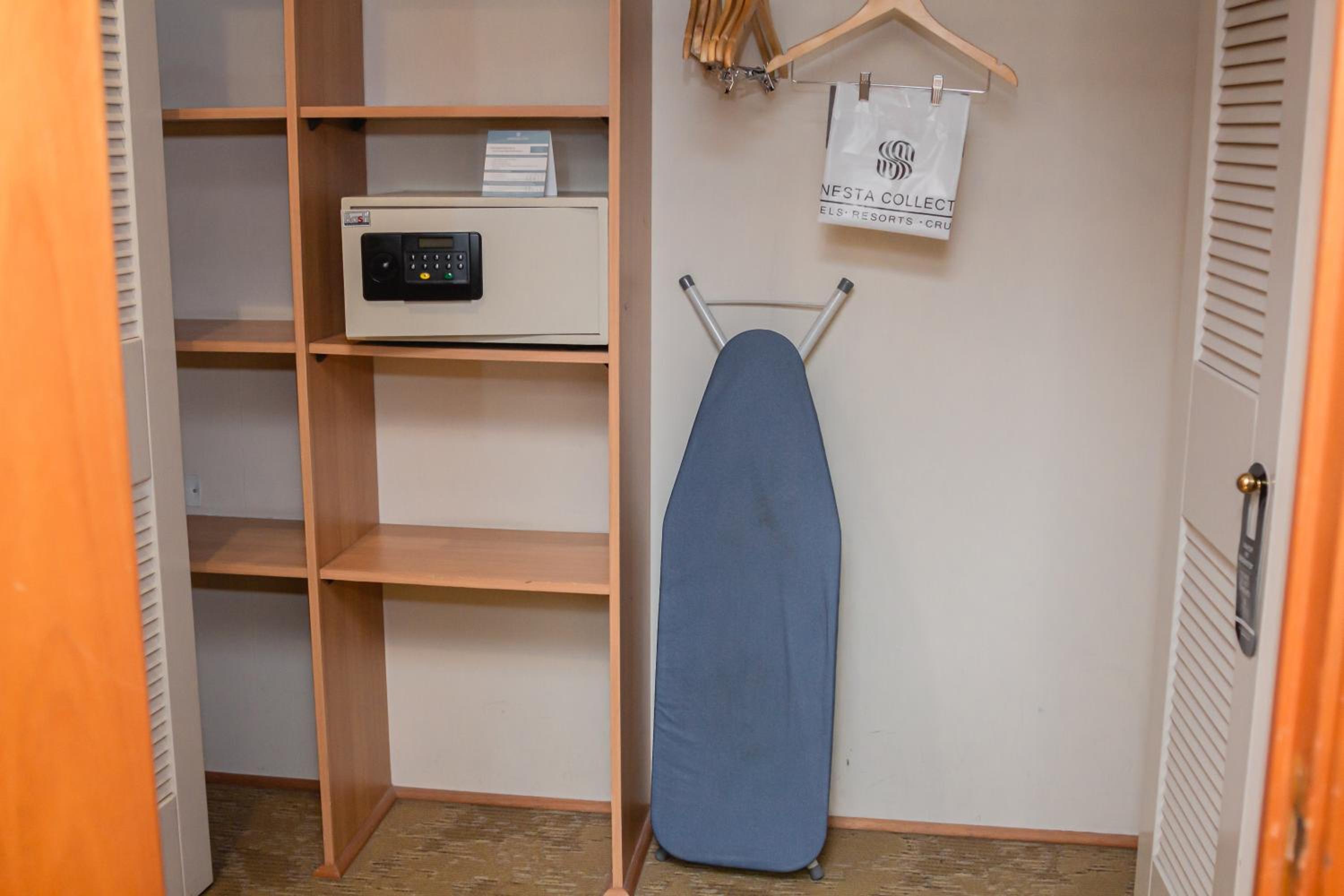 Standard Twin Room - Photo 10