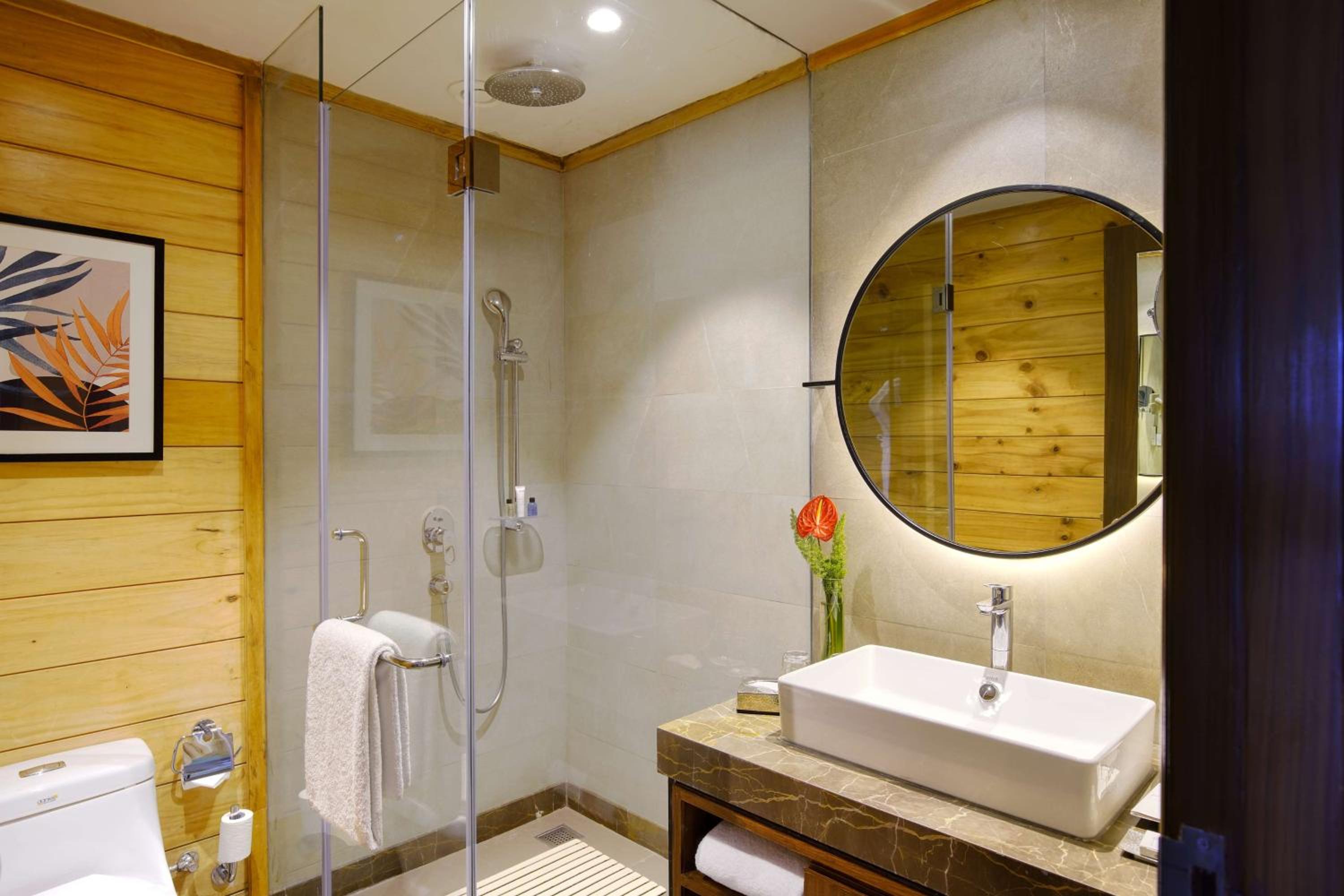 Junior Suite with Club Access - Photo 2