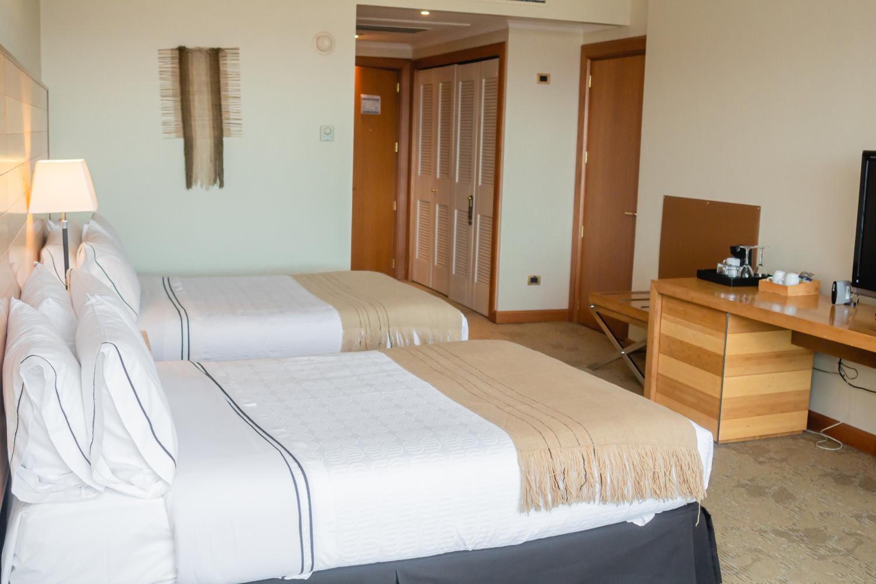 Standard Twin Room - Photo 5