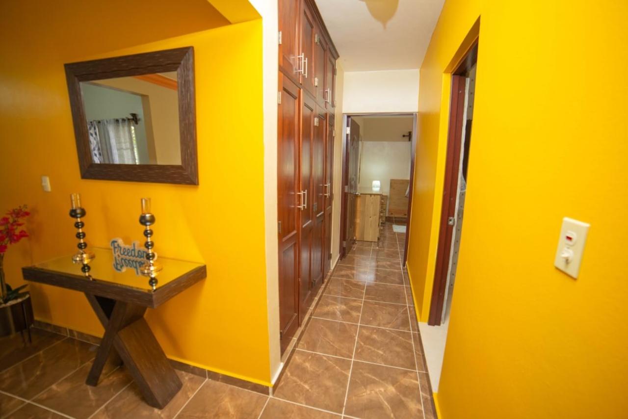 Villa photo 3