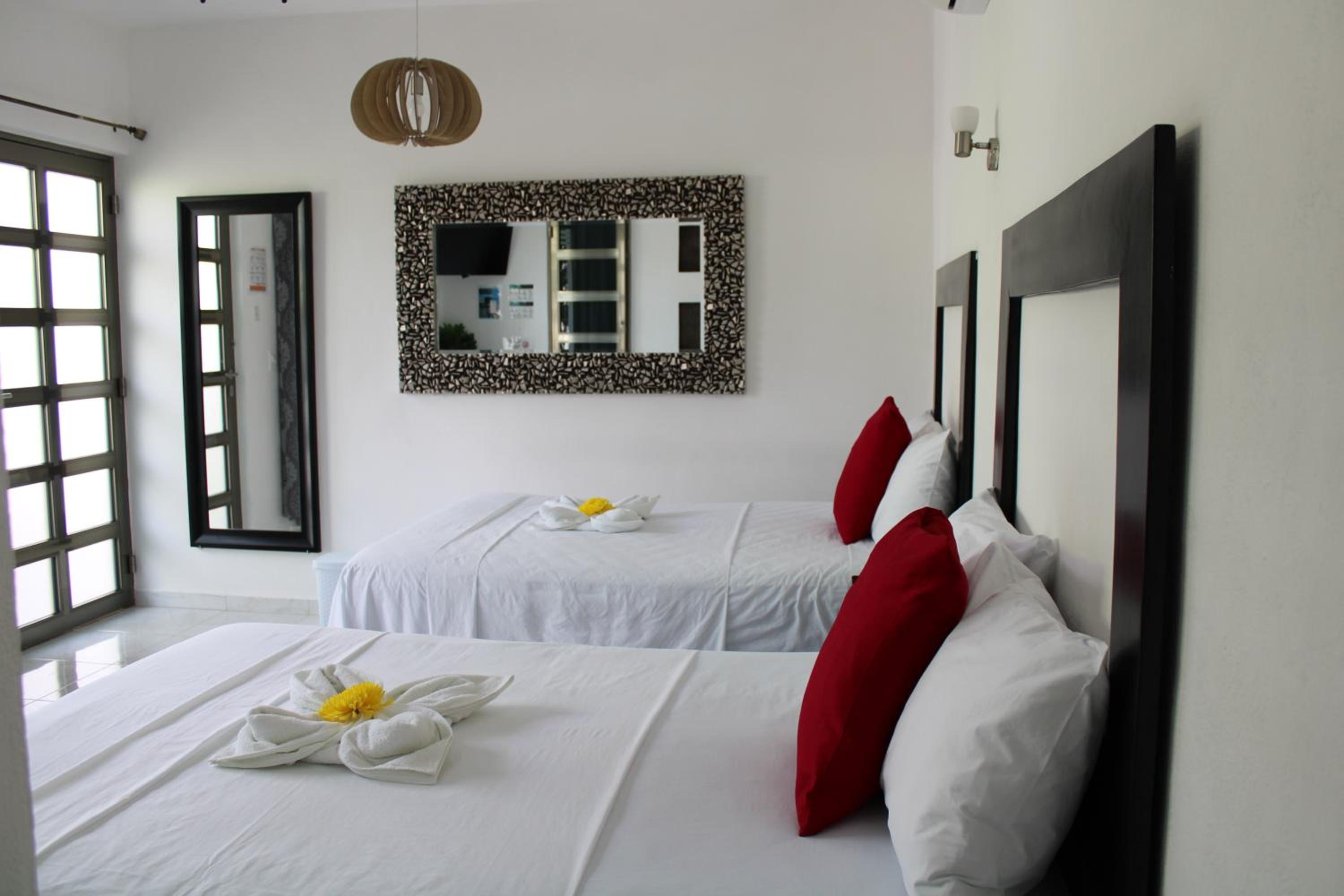 Quadruple Room with Private Bathroom photo 1