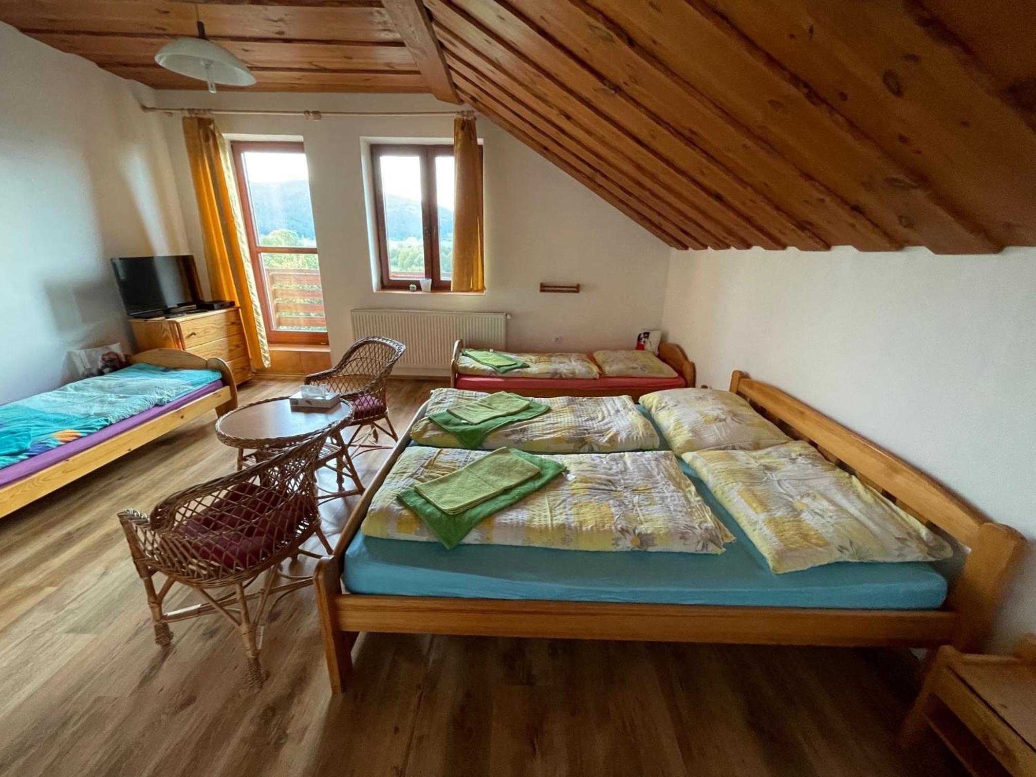 Quadruple Room with Balcony - Photo 6