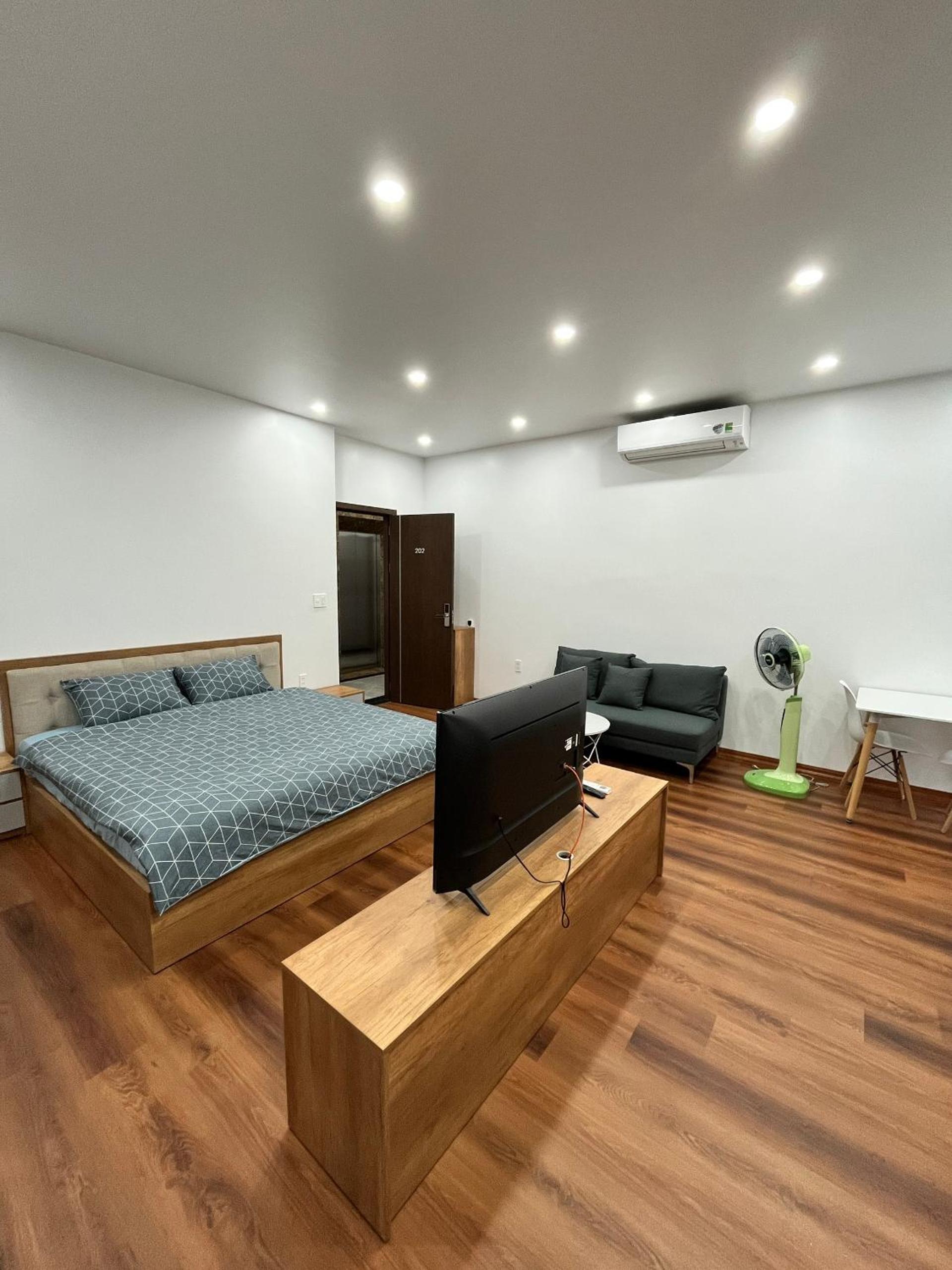 Studio Apartment - Photo 11