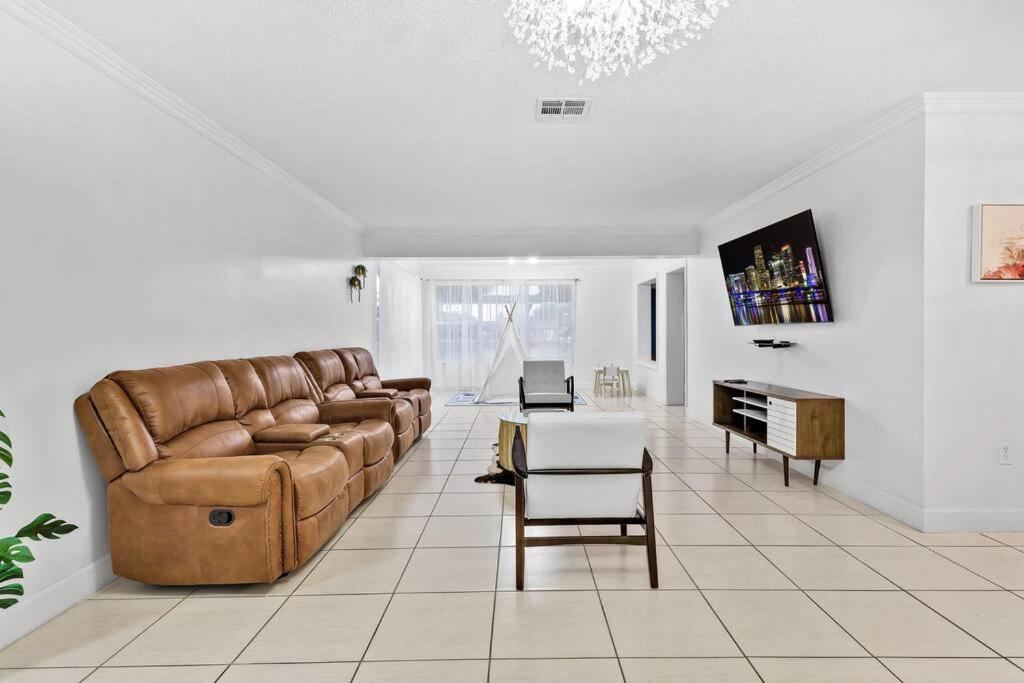Three-Bedroom House photo 1