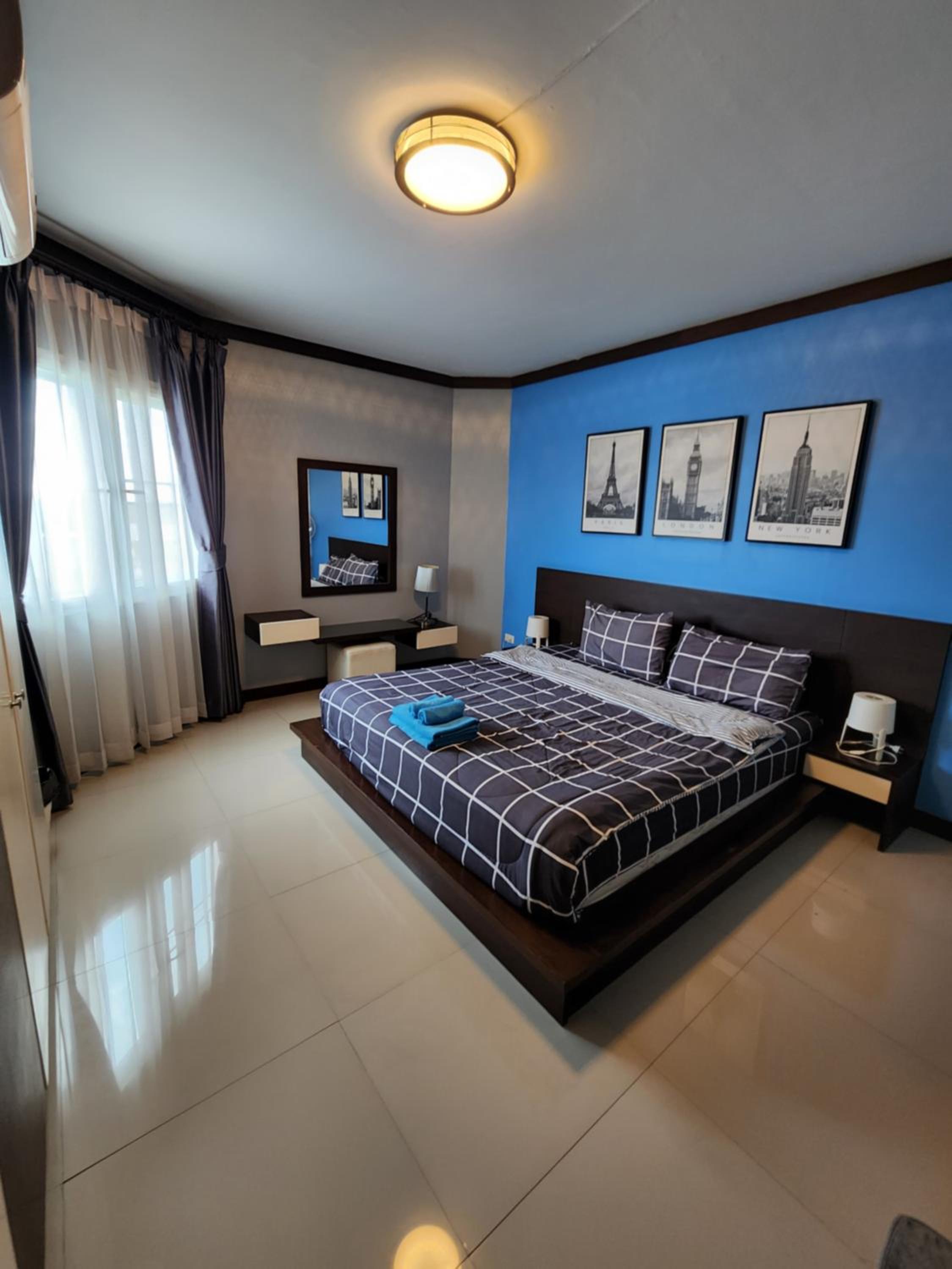 One-Bedroom Apartment - Photo 8