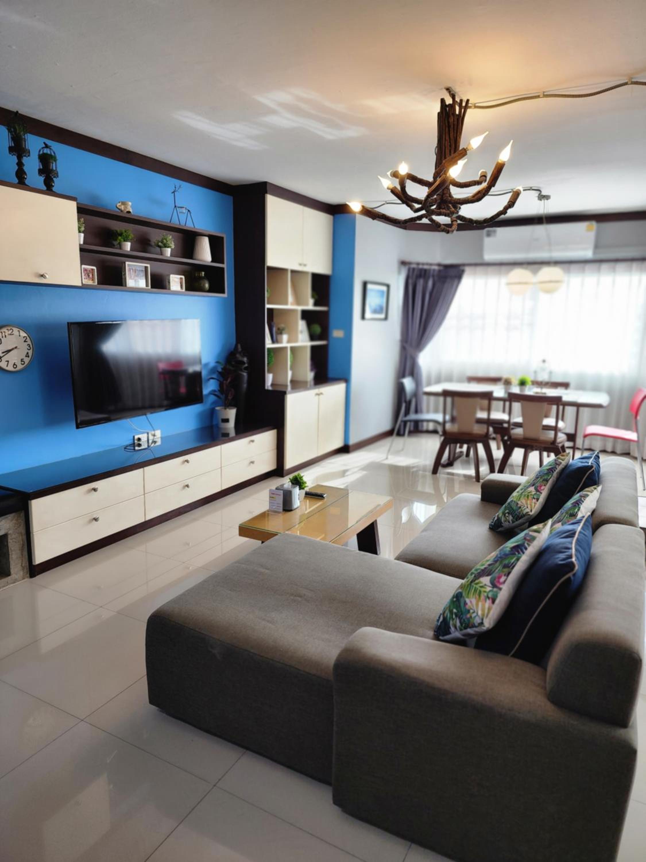 One-Bedroom Apartment - Photo 17