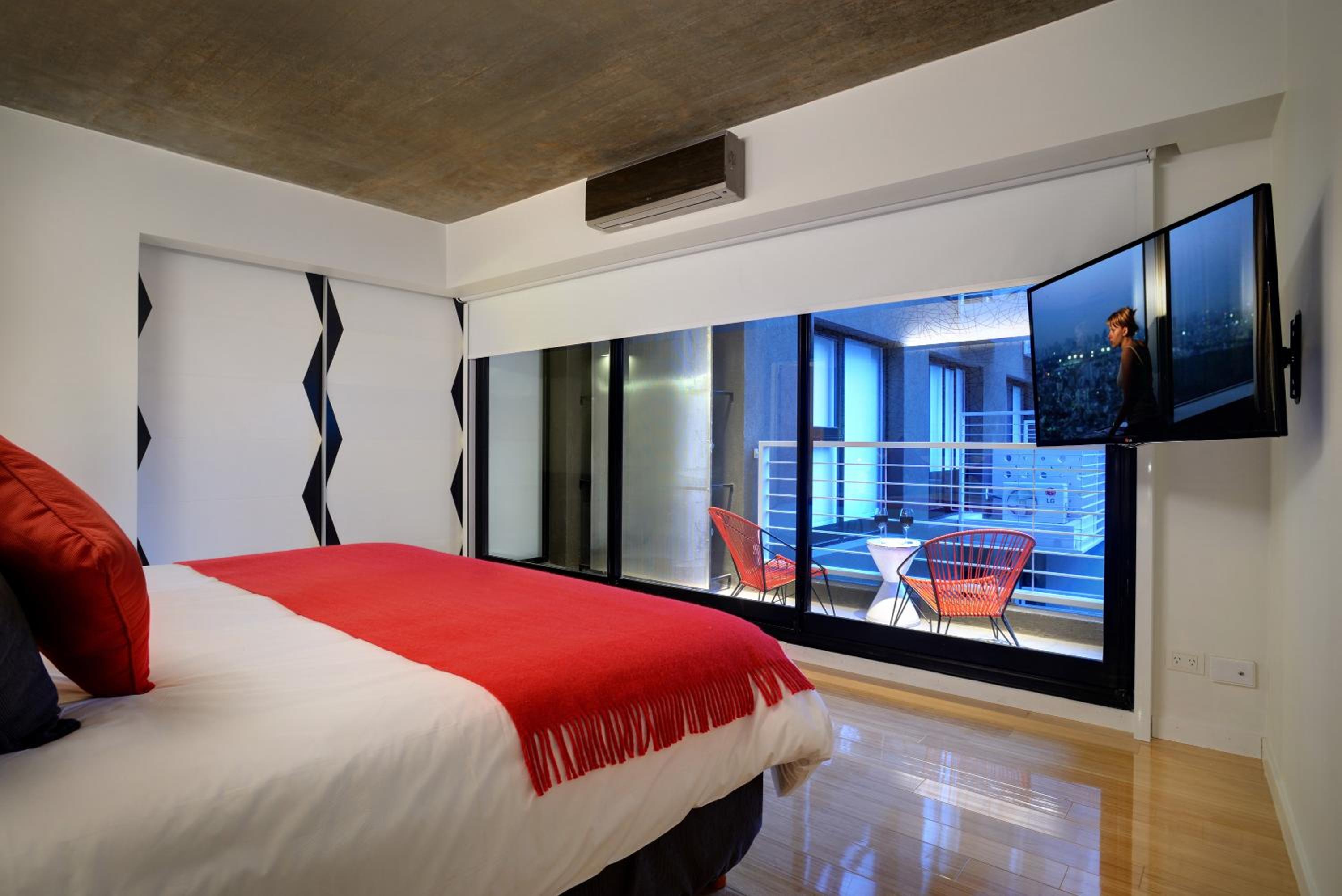 One-Bedroom Suite with Balcony