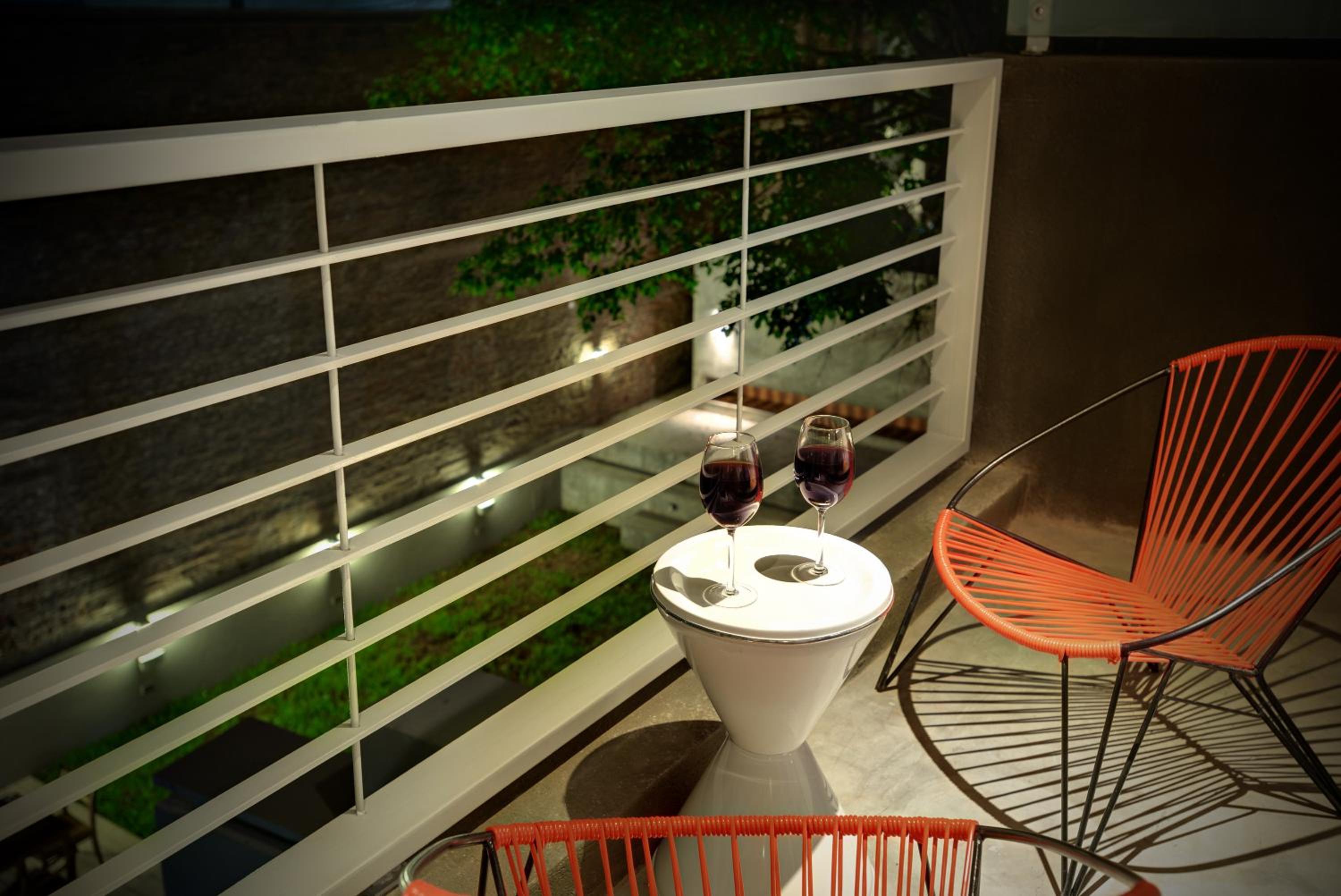 One-Bedroom Suite with Balcony