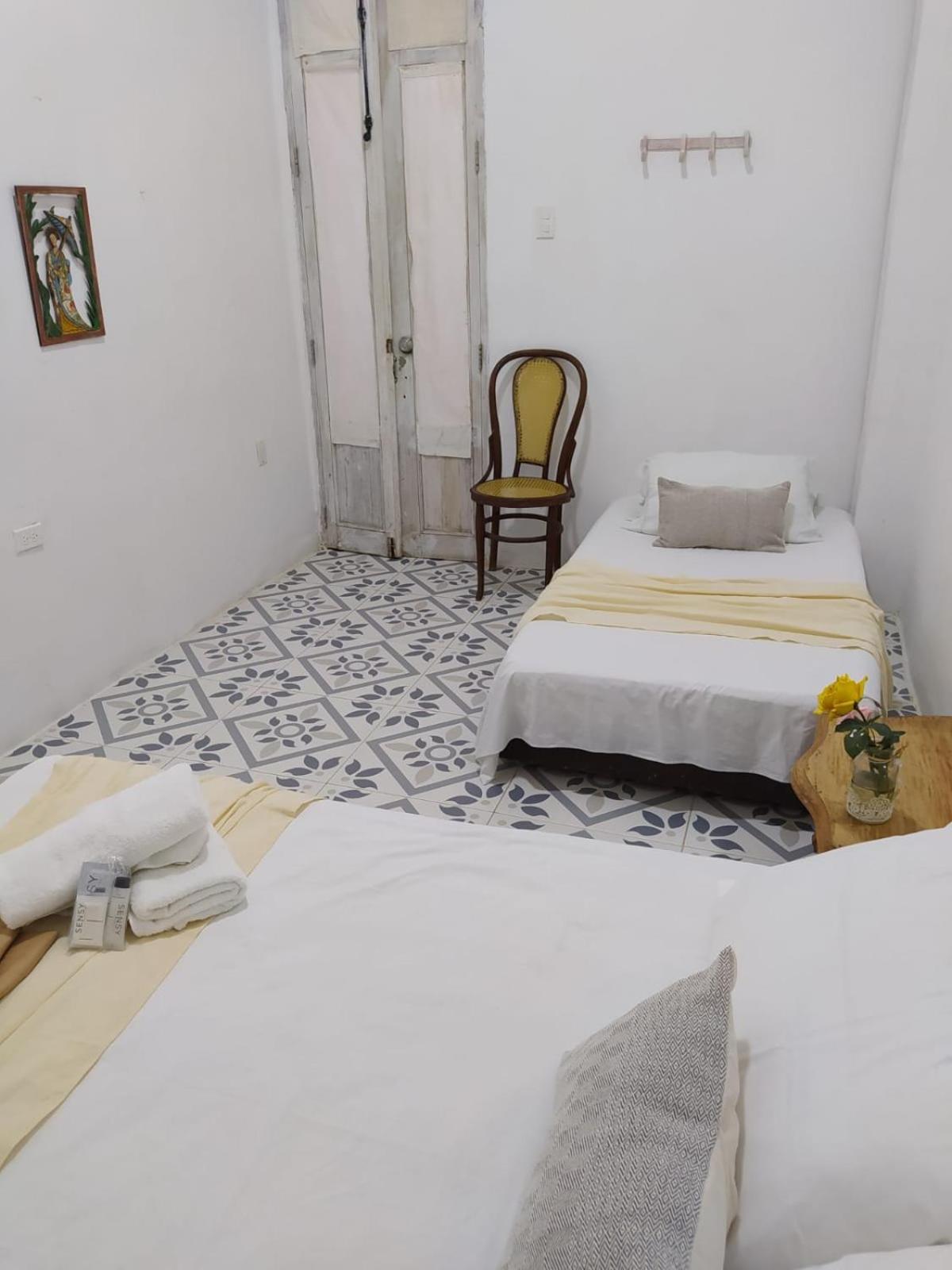 Economy Triple Room with Shared Bathroom photo 2