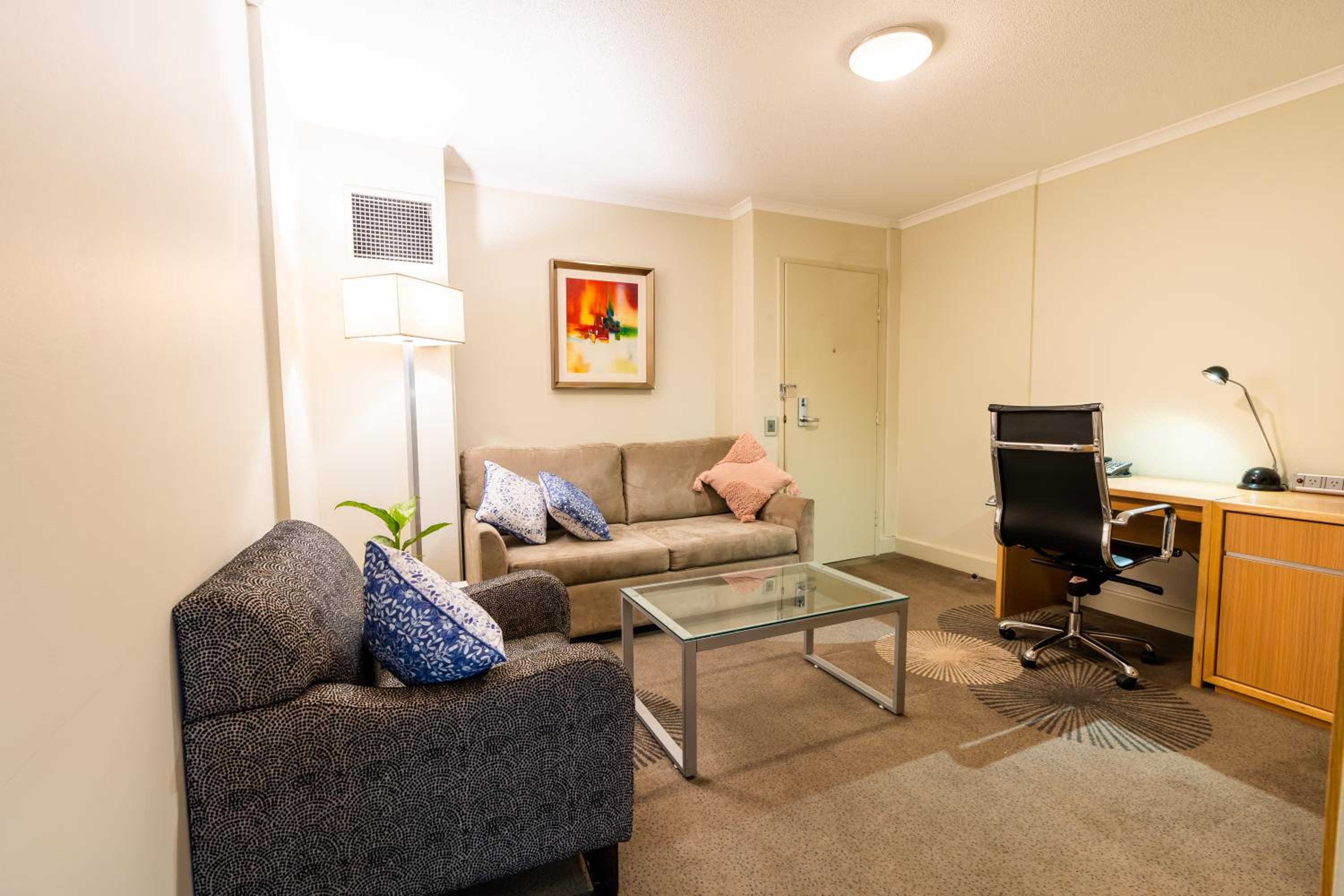One-Bedroom King Suite