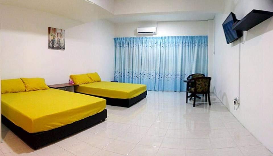 One-Bedroom Apartment photo 2